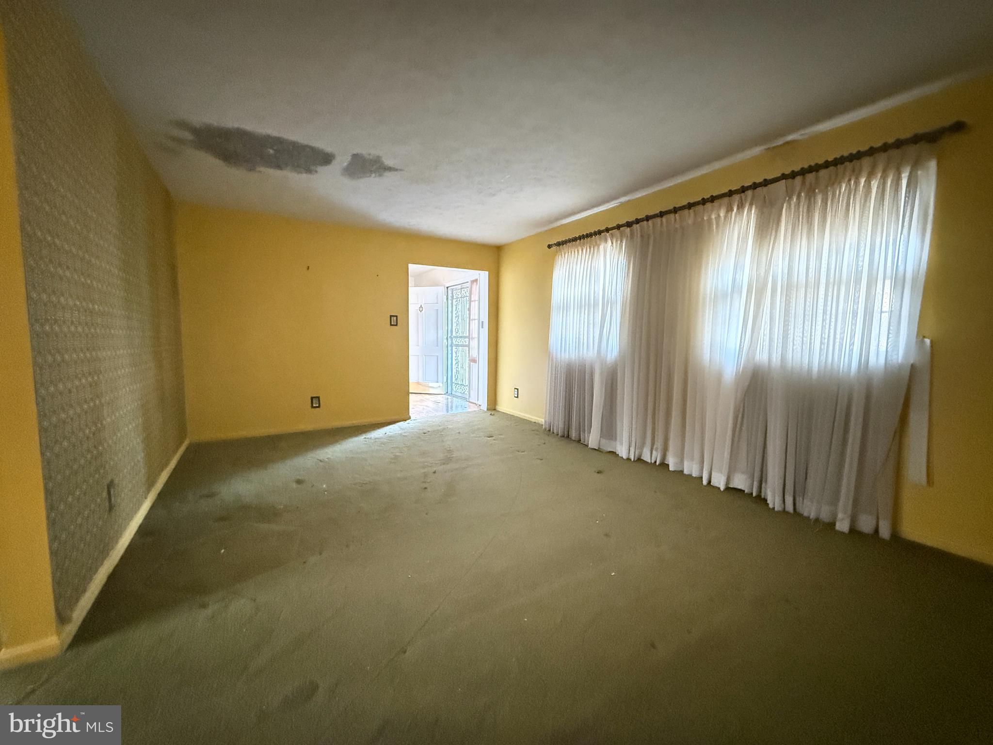 TANTALLON SQUARE - Residential