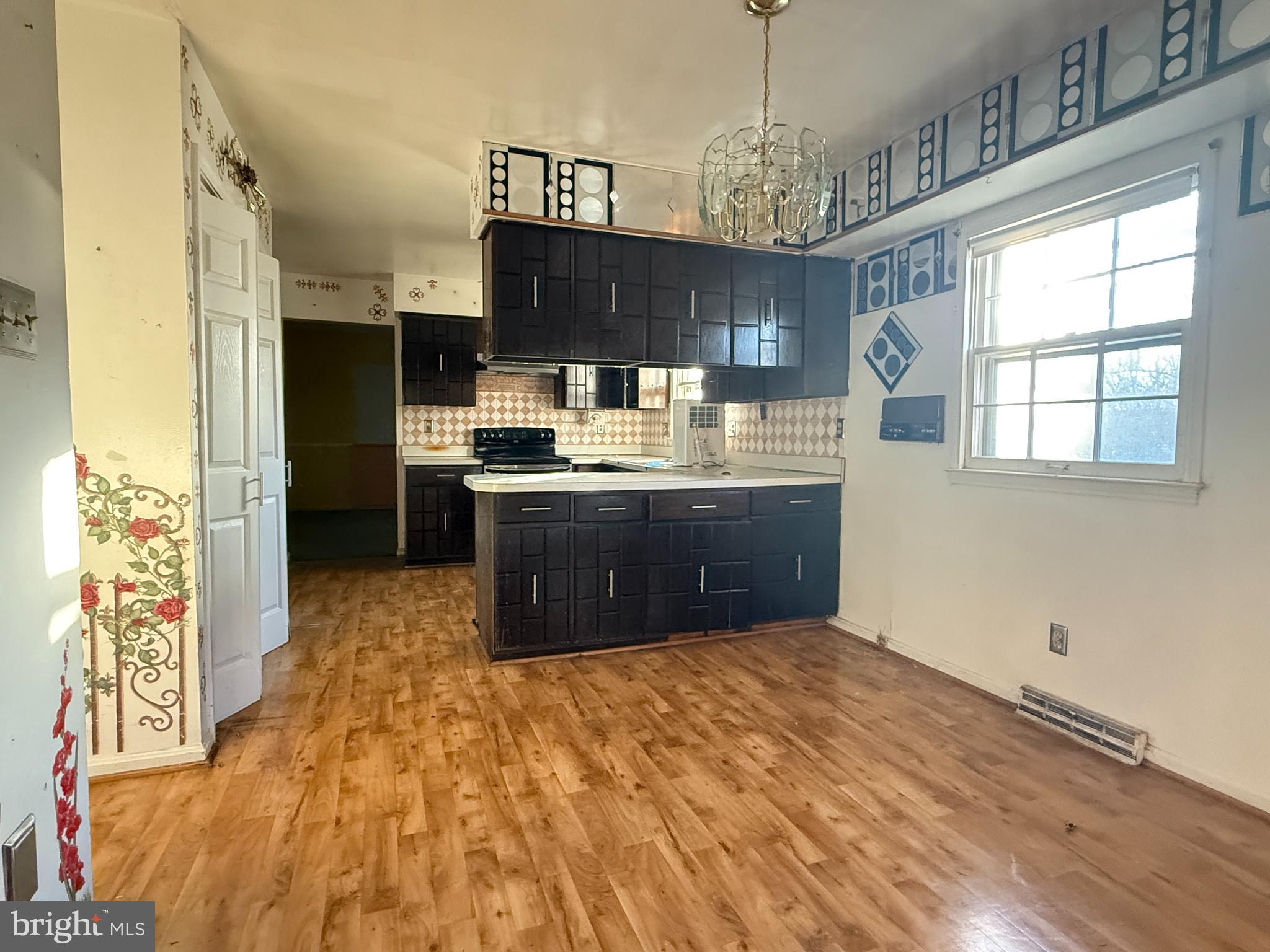 TANTALLON SQUARE - Residential