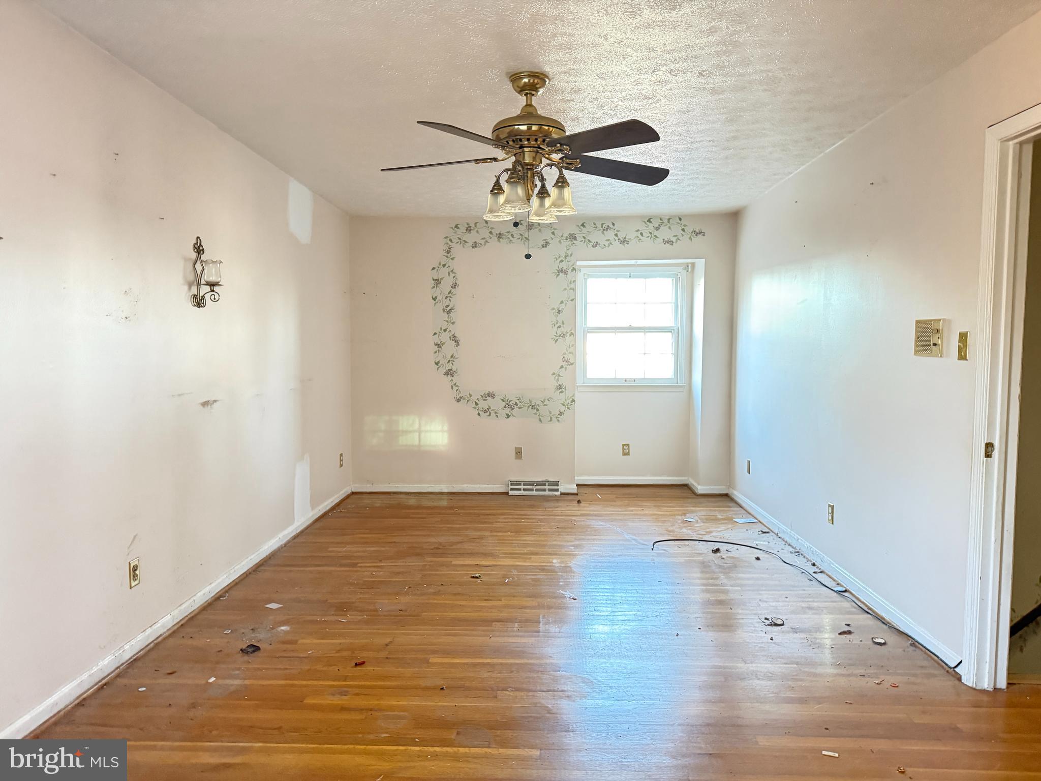 TANTALLON SQUARE - Residential