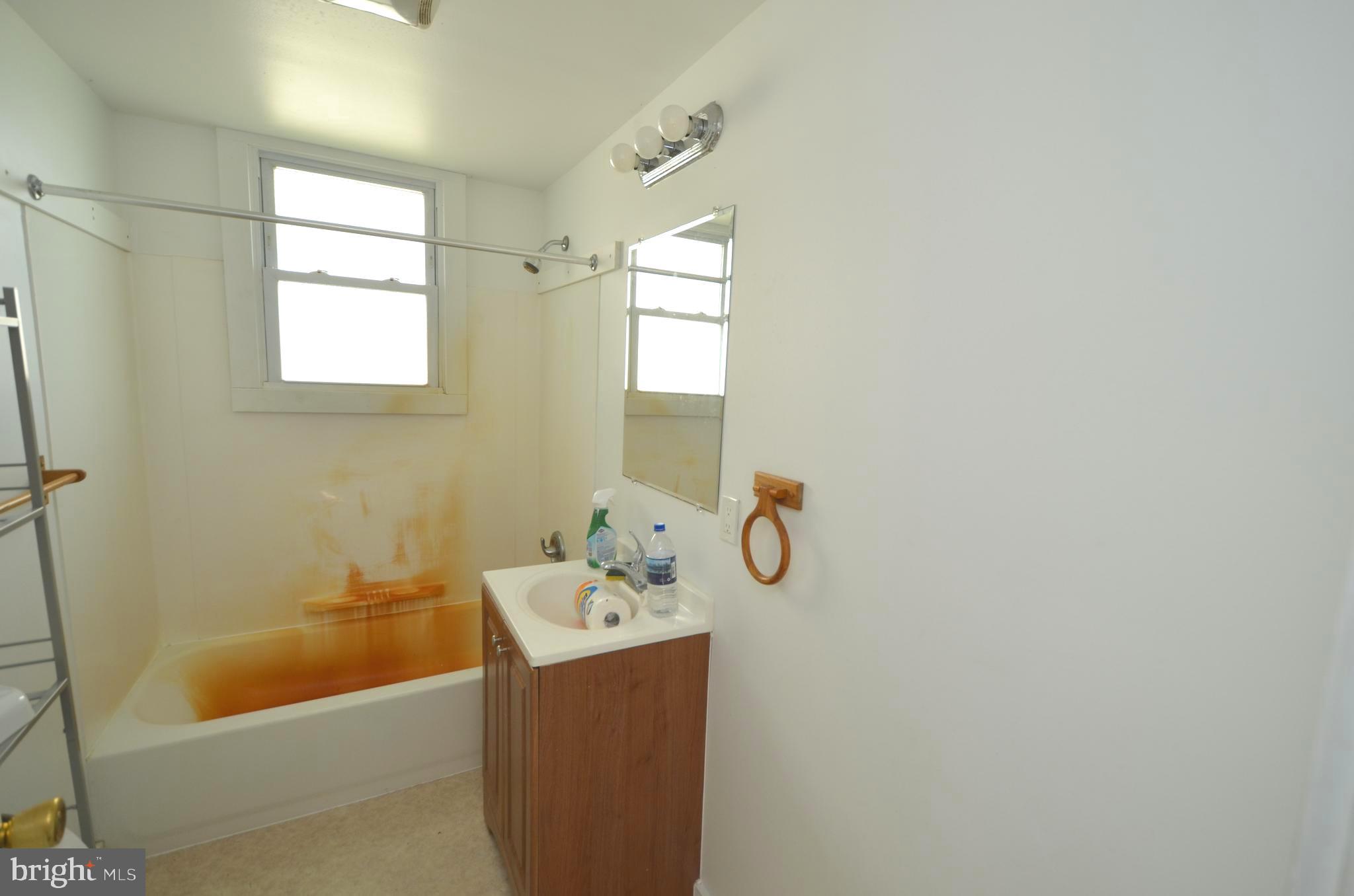 CEDARHURST ON THE BAY - Residential