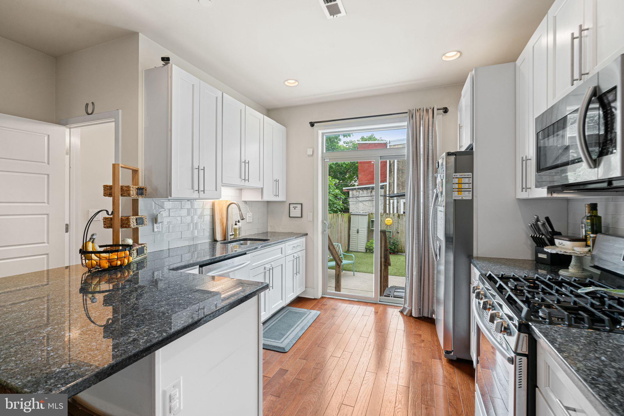 POINT BREEZE - Residential