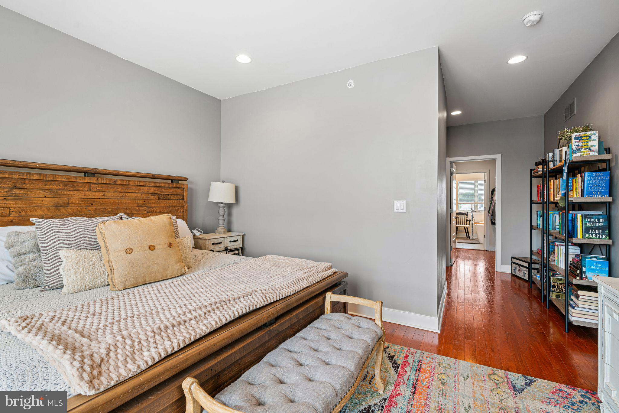 POINT BREEZE - Residential