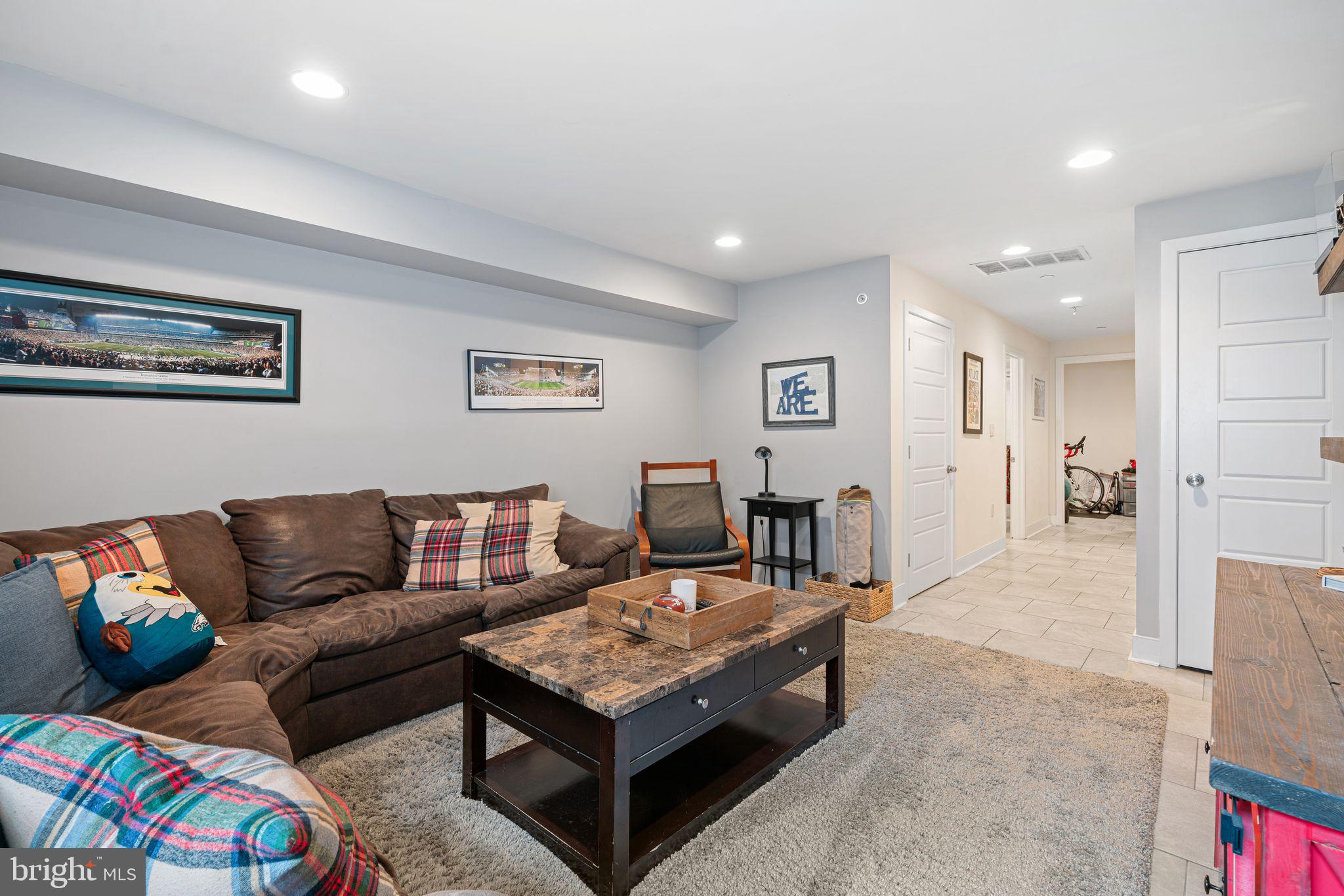 POINT BREEZE - Residential