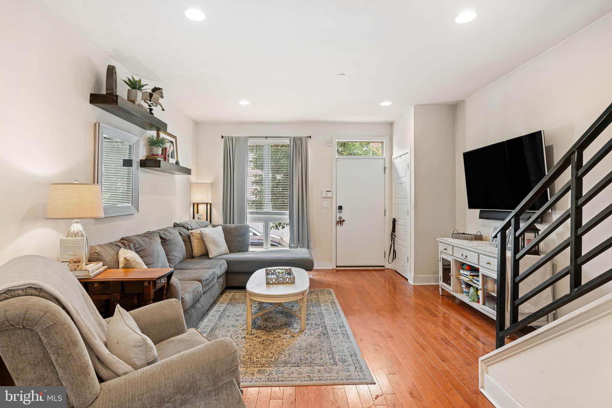 POINT BREEZE - Residential
