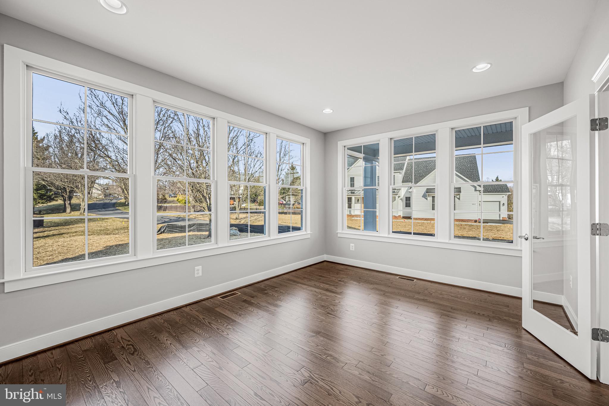 FALLING GREEN - Residential