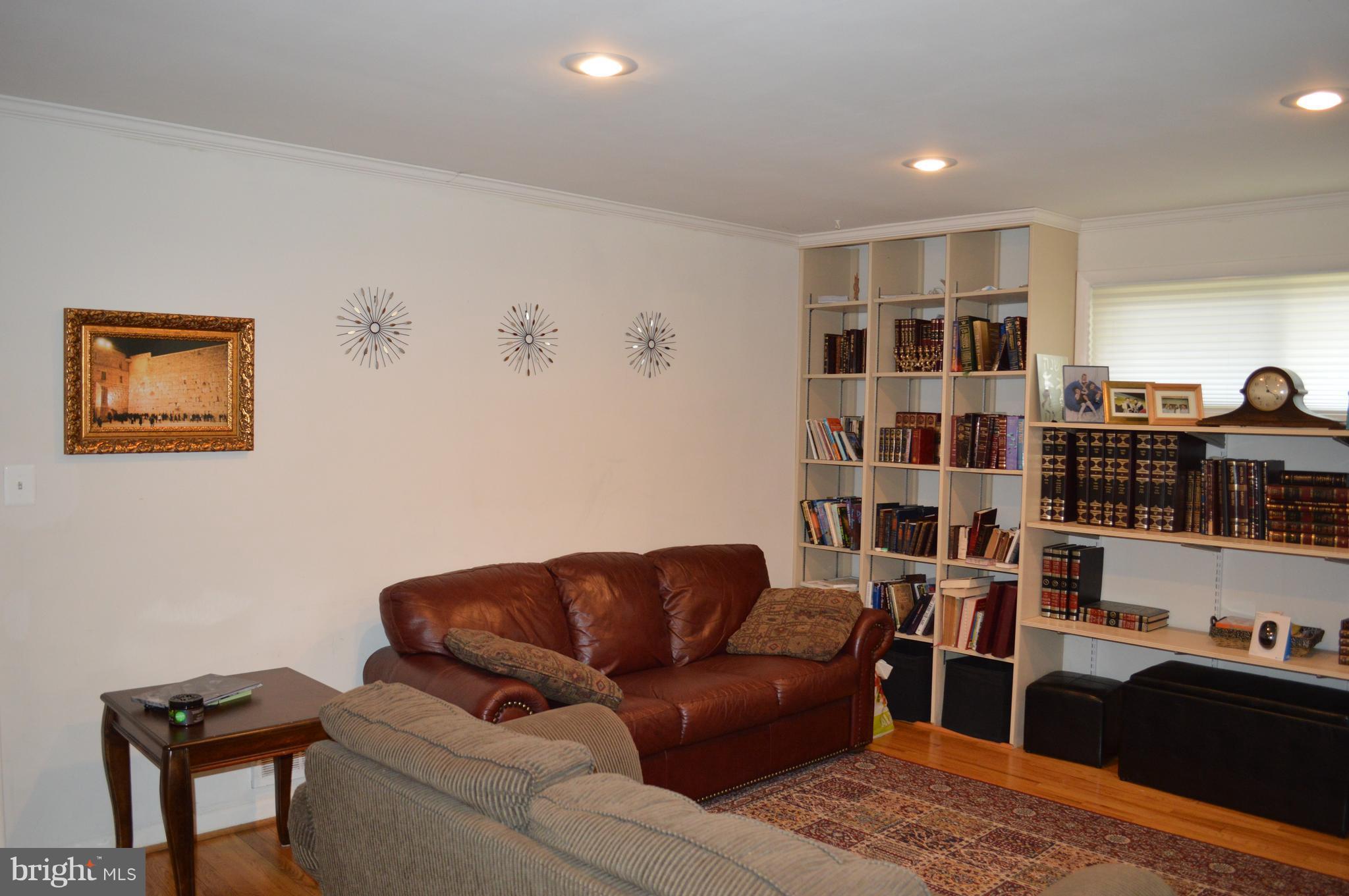 GLEN OAKS - Residential