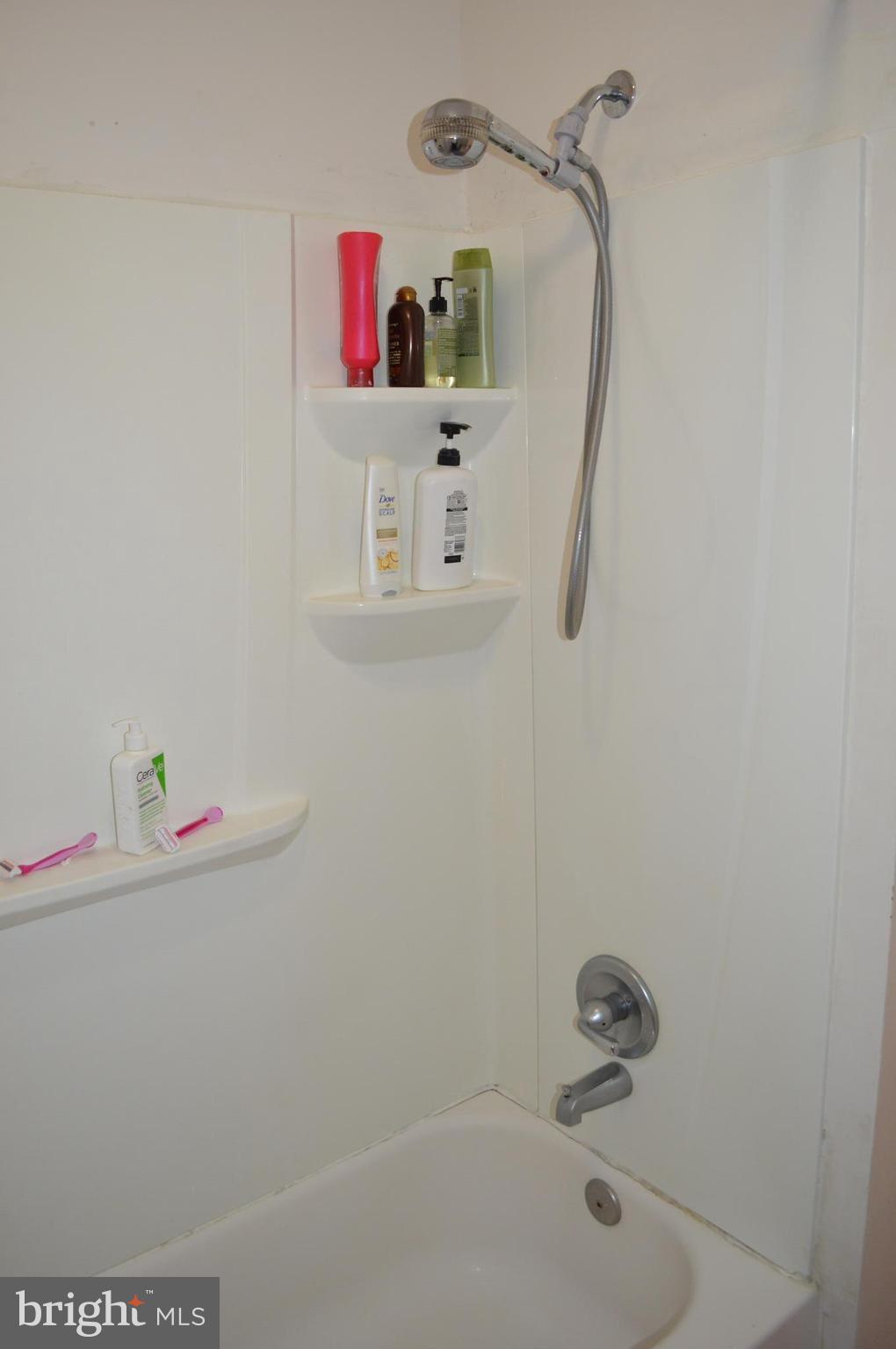 GLEN OAKS - Residential