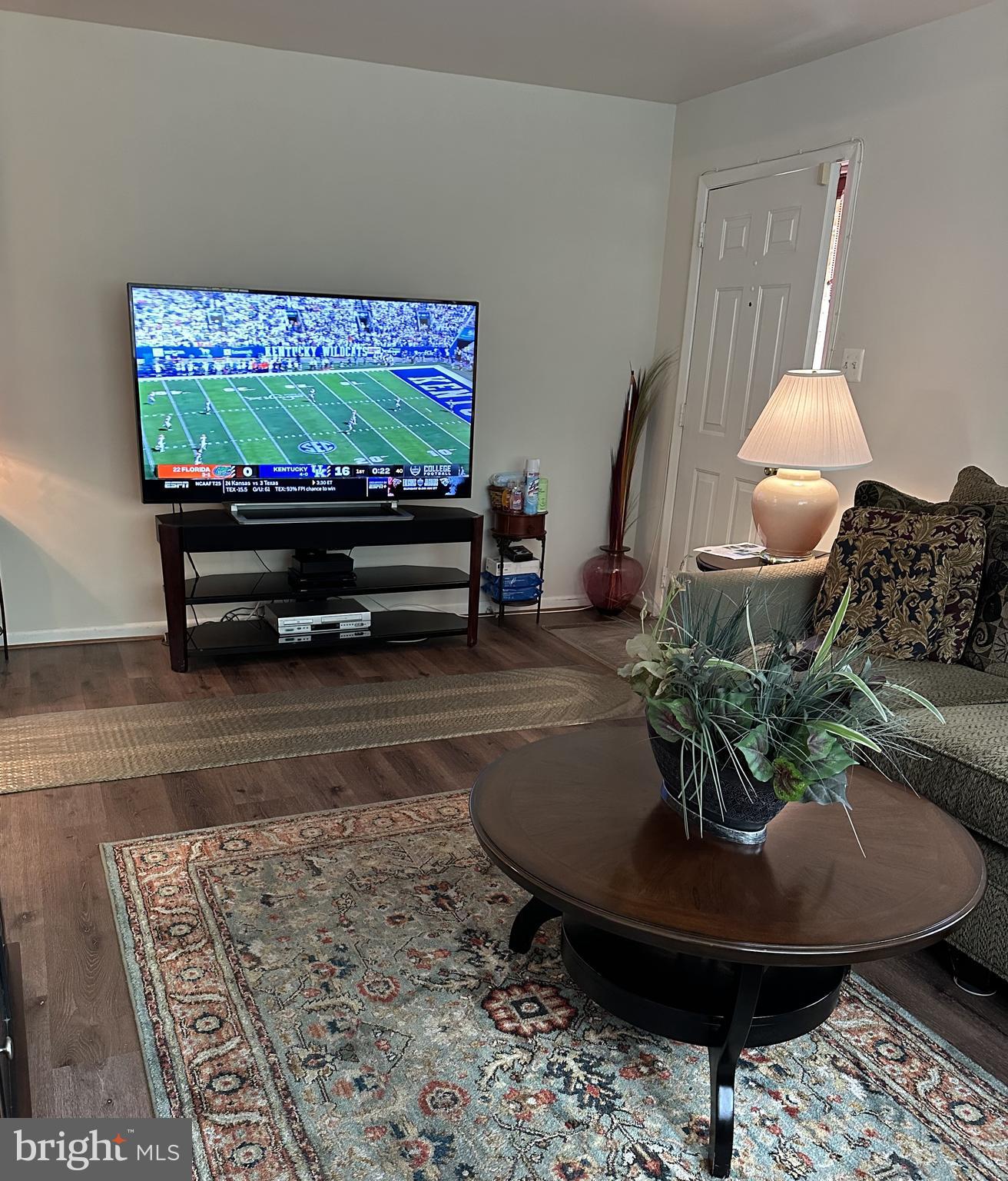 ANNAPOLIS ROADS WEST - Residential