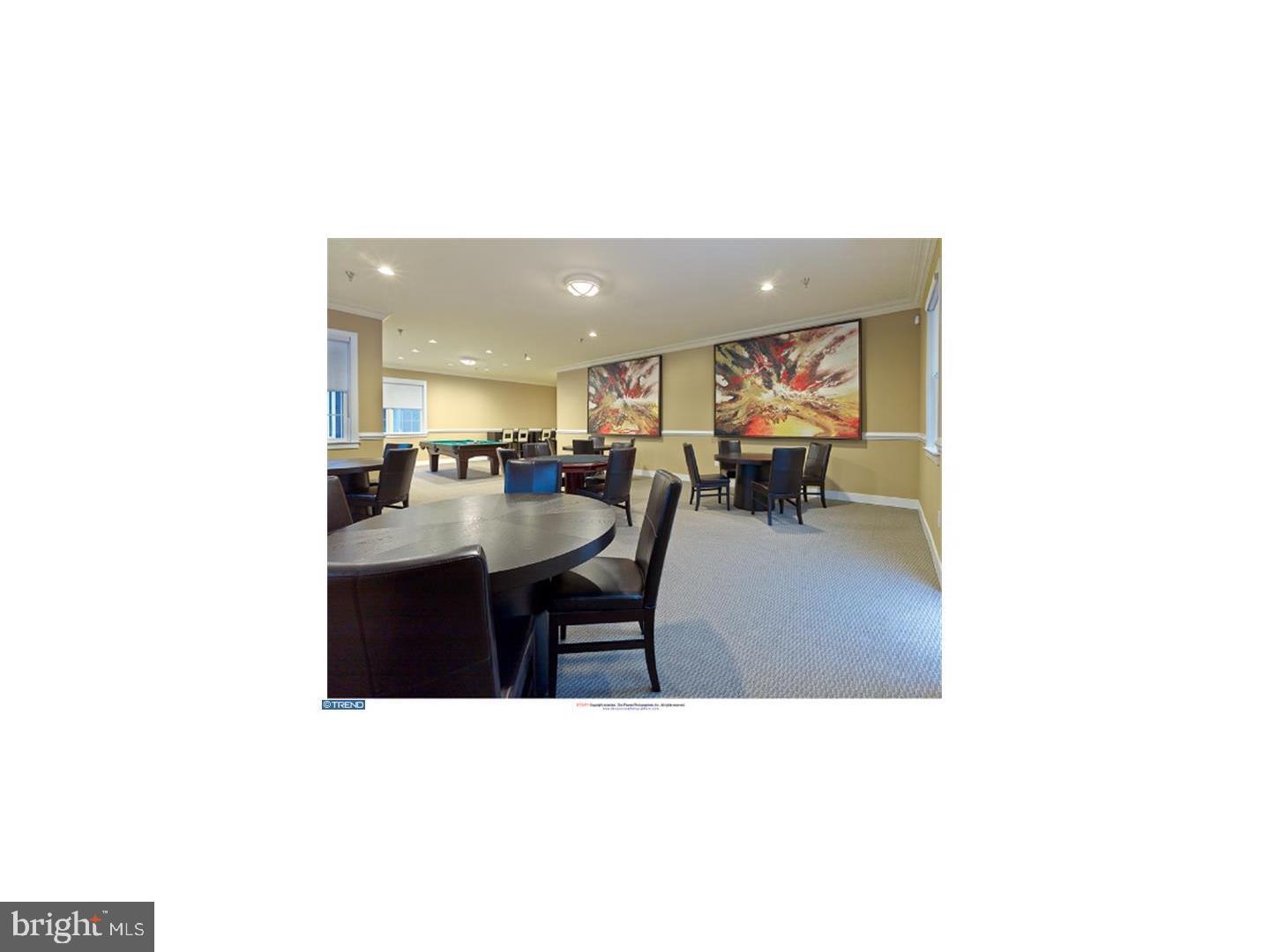 MERIDIAN VALLEY SQ - Residential