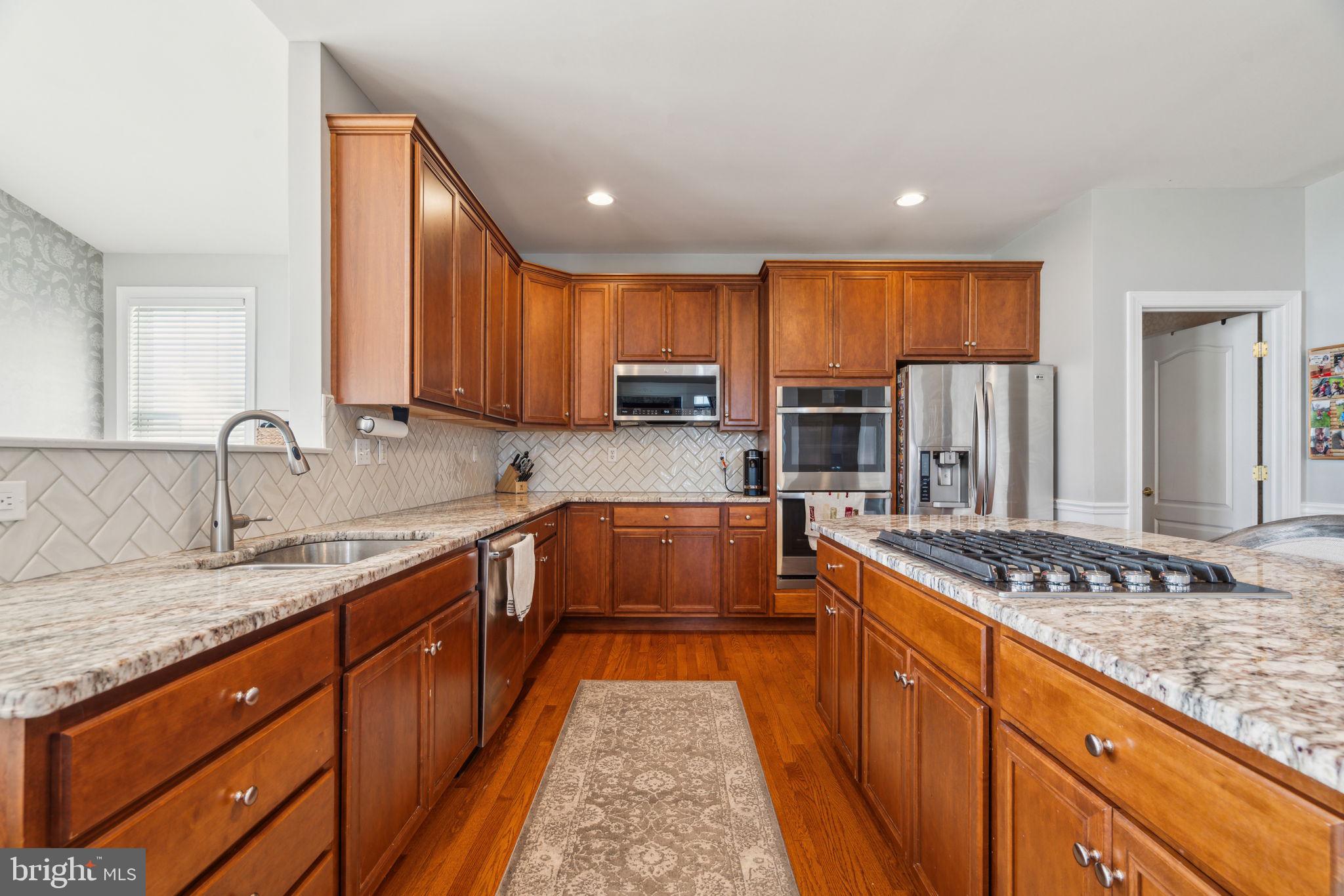 COUNTRY CLUB ESTS - Residential