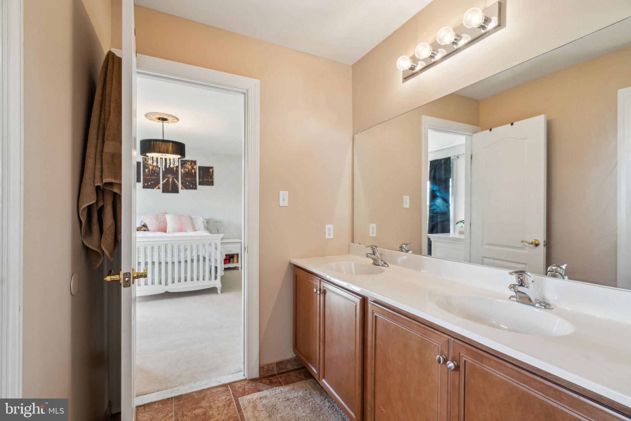 COUNTRY CLUB ESTS - Residential