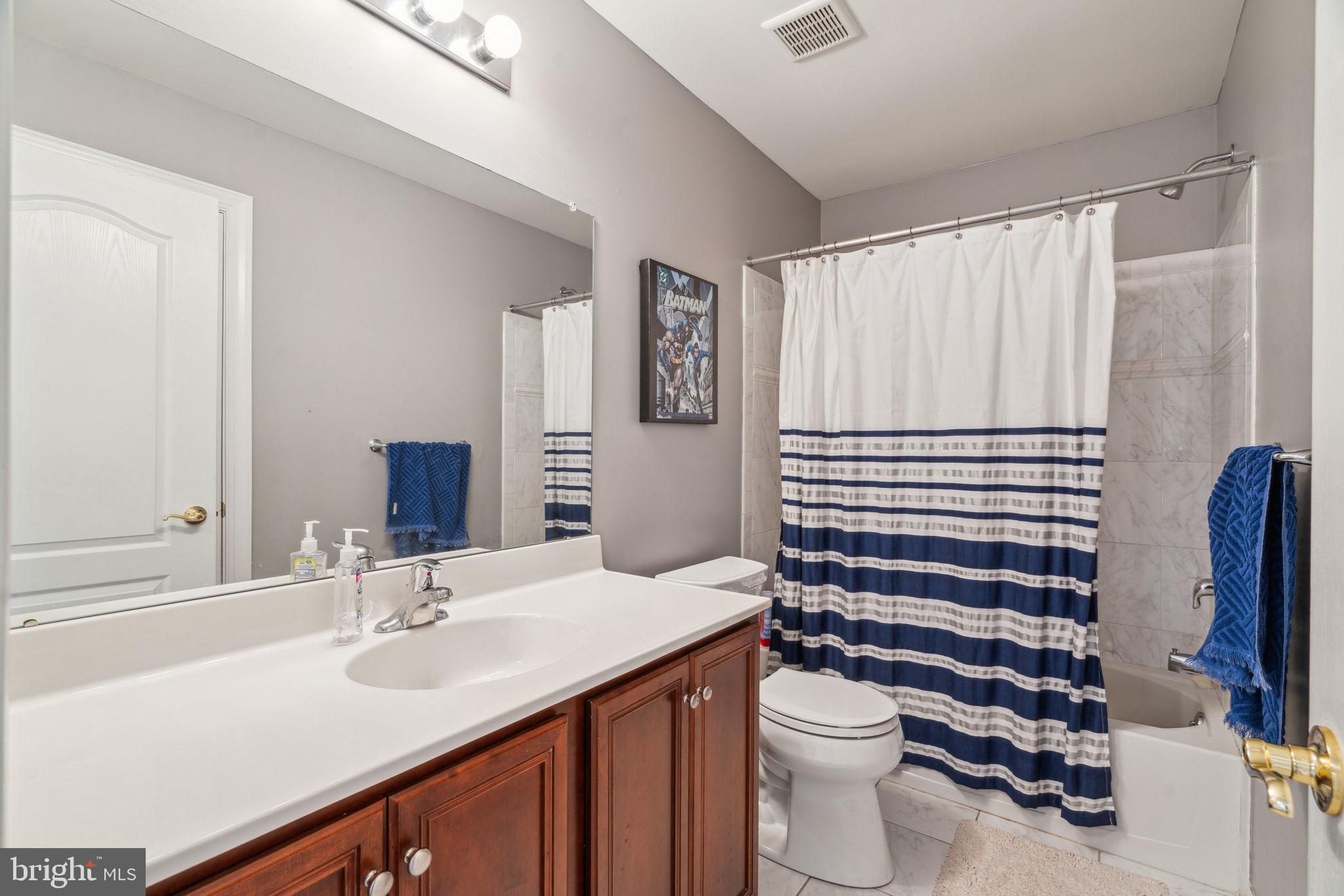 COUNTRY CLUB ESTS - Residential