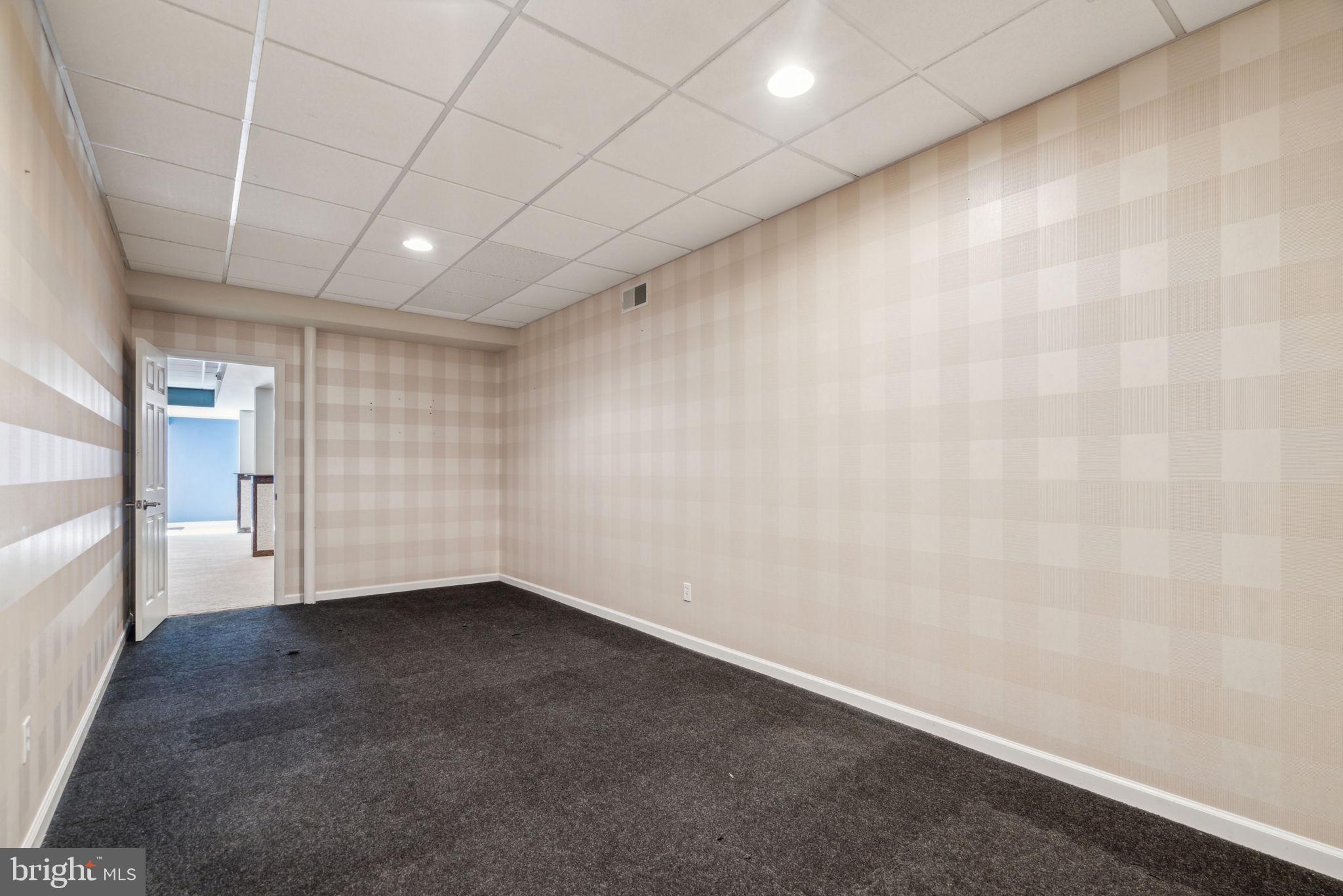 COUNTRY CLUB ESTS - Residential