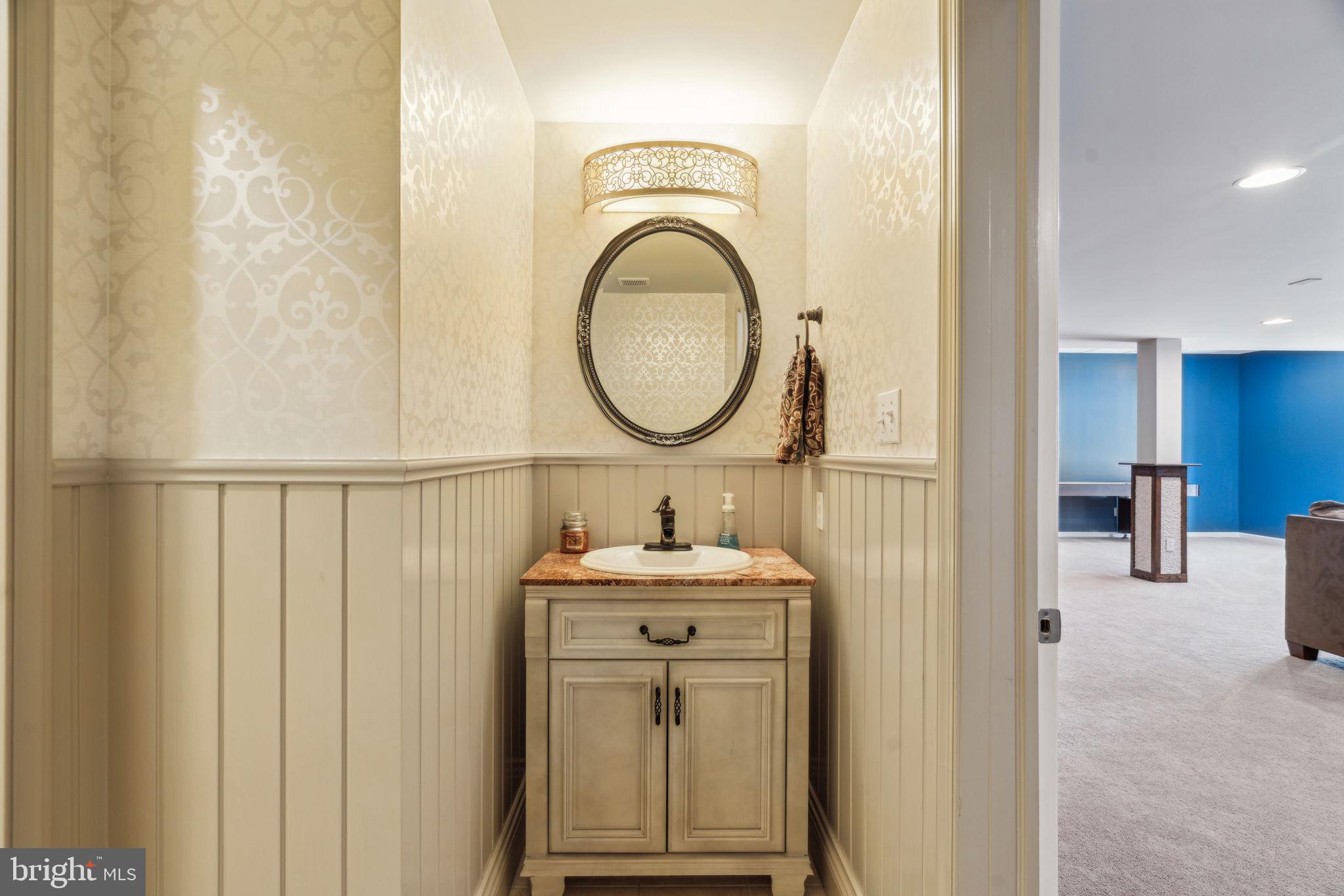 COUNTRY CLUB ESTS - Residential