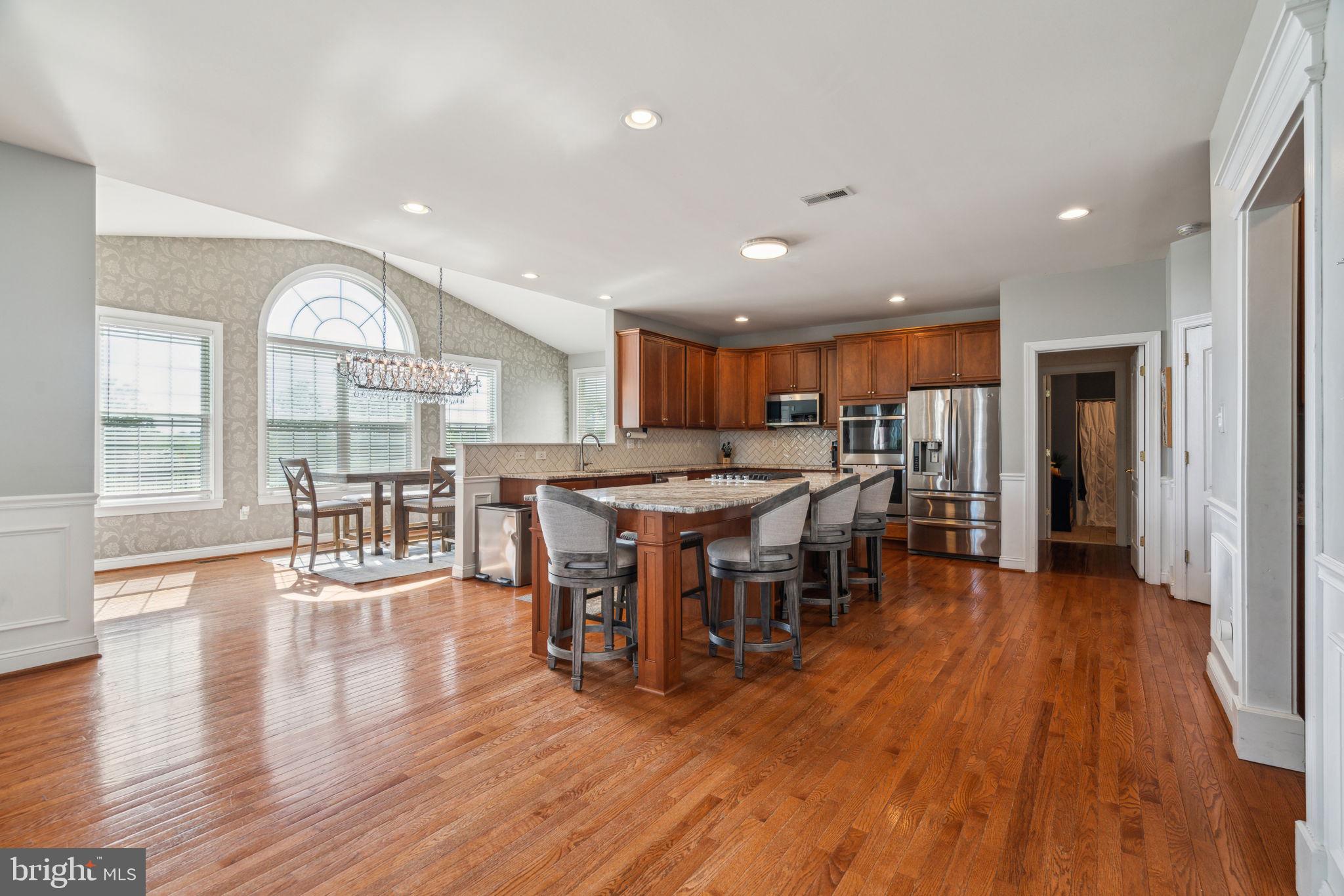 COUNTRY CLUB ESTS - Residential