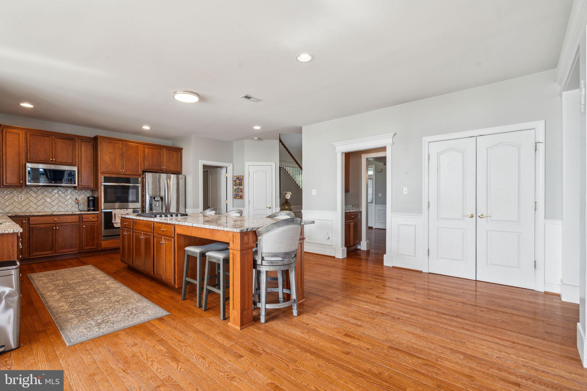 COUNTRY CLUB ESTS - Residential