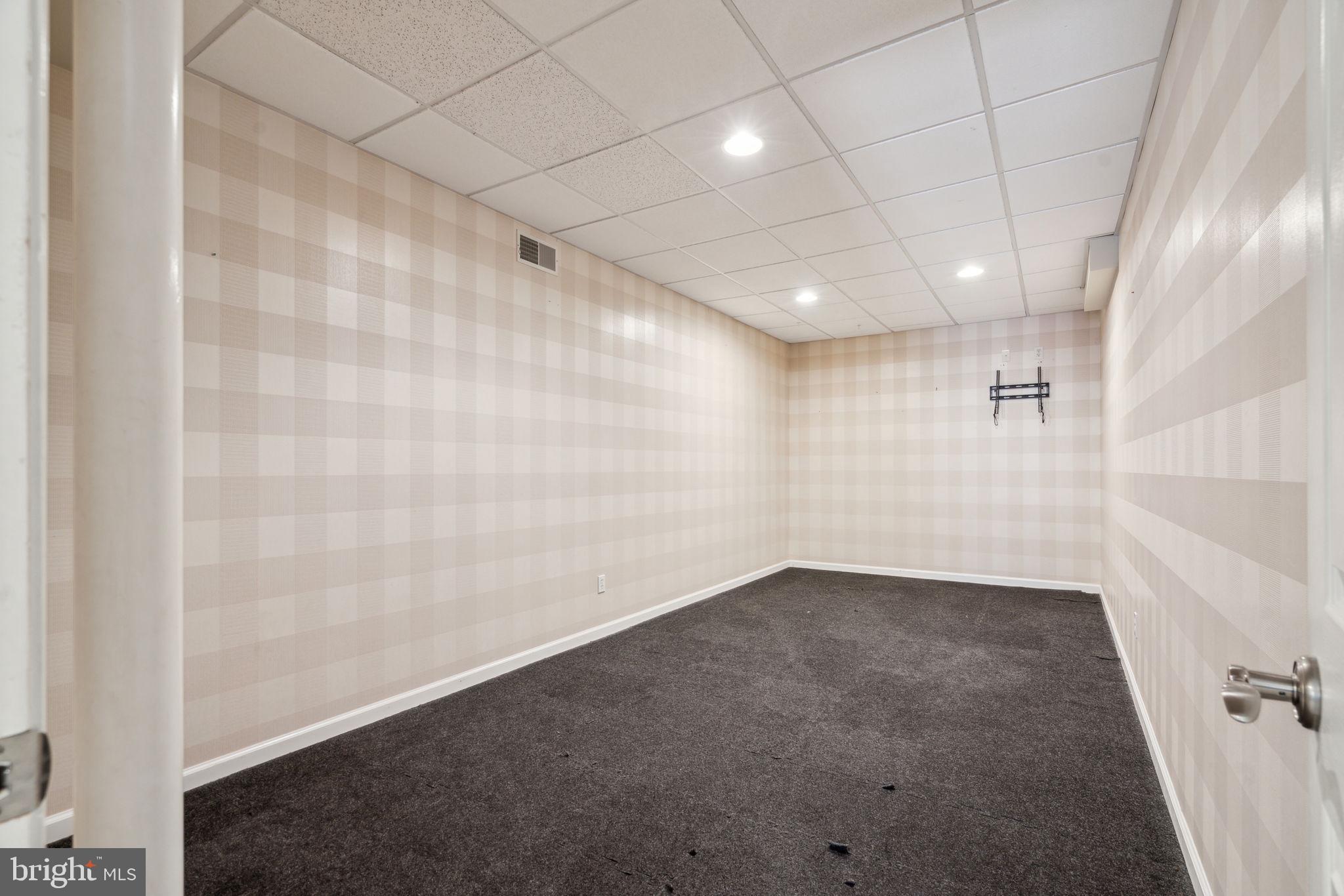 COUNTRY CLUB ESTS - Residential