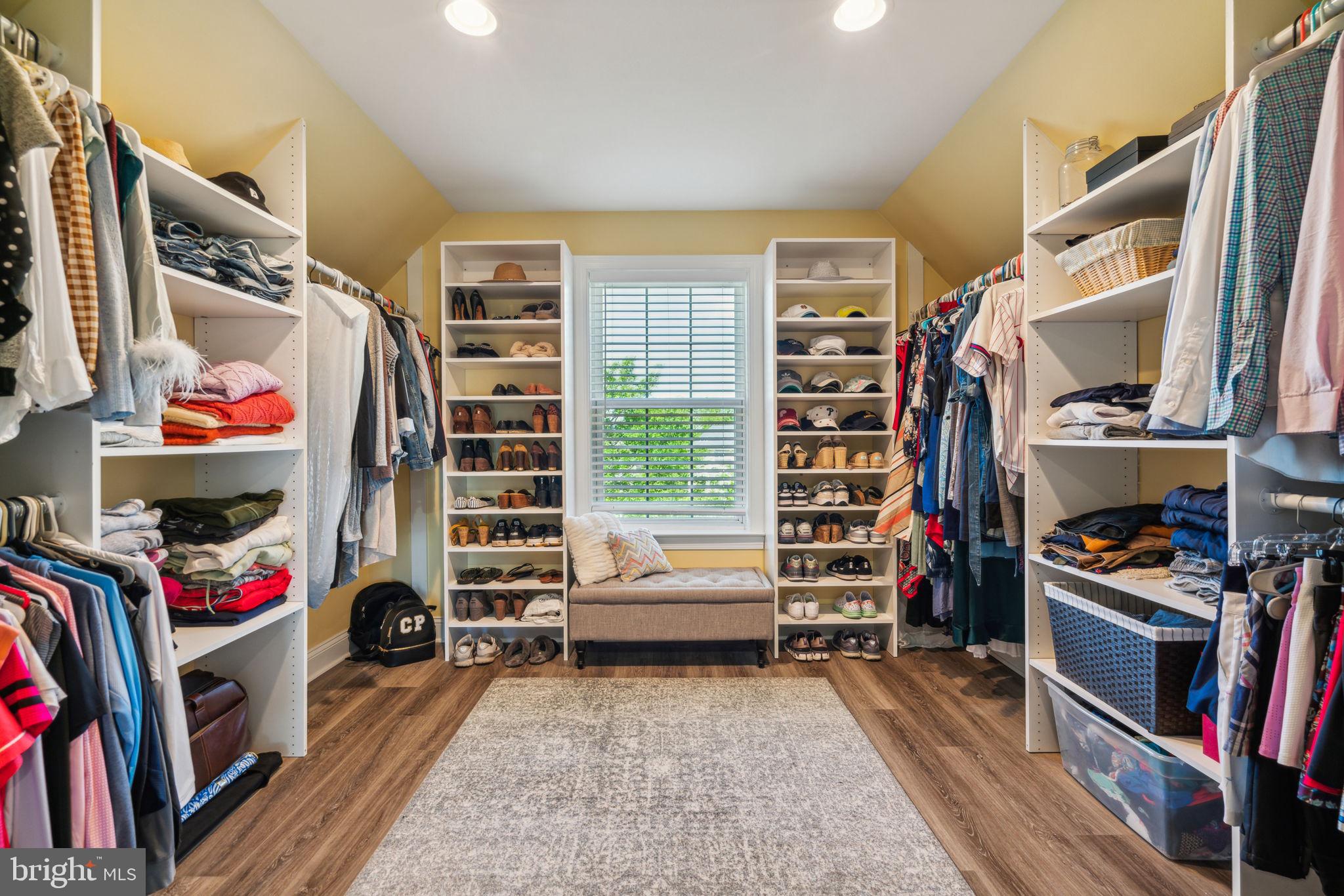 COUNTRY CLUB ESTS - Residential