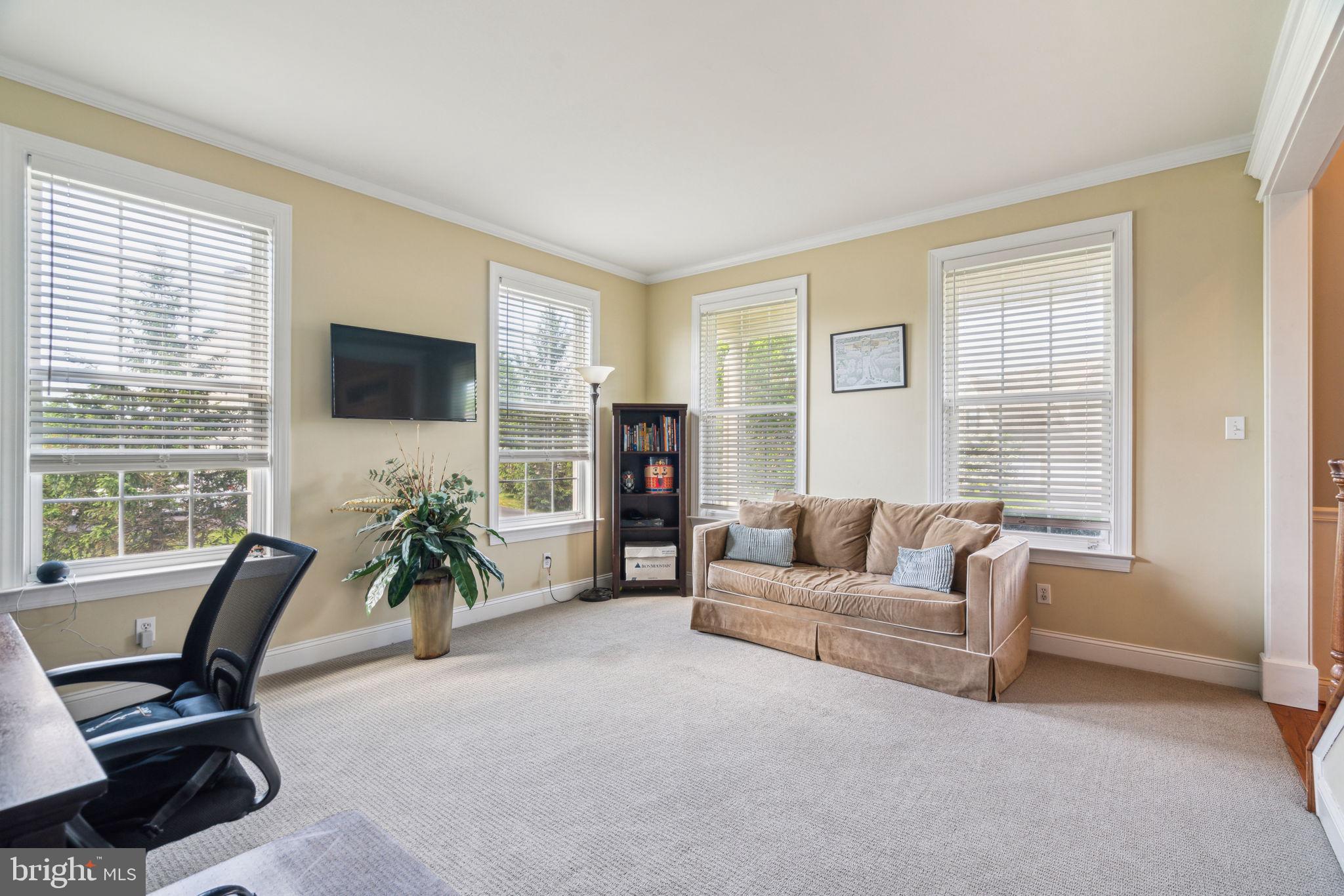 COUNTRY CLUB ESTS - Residential