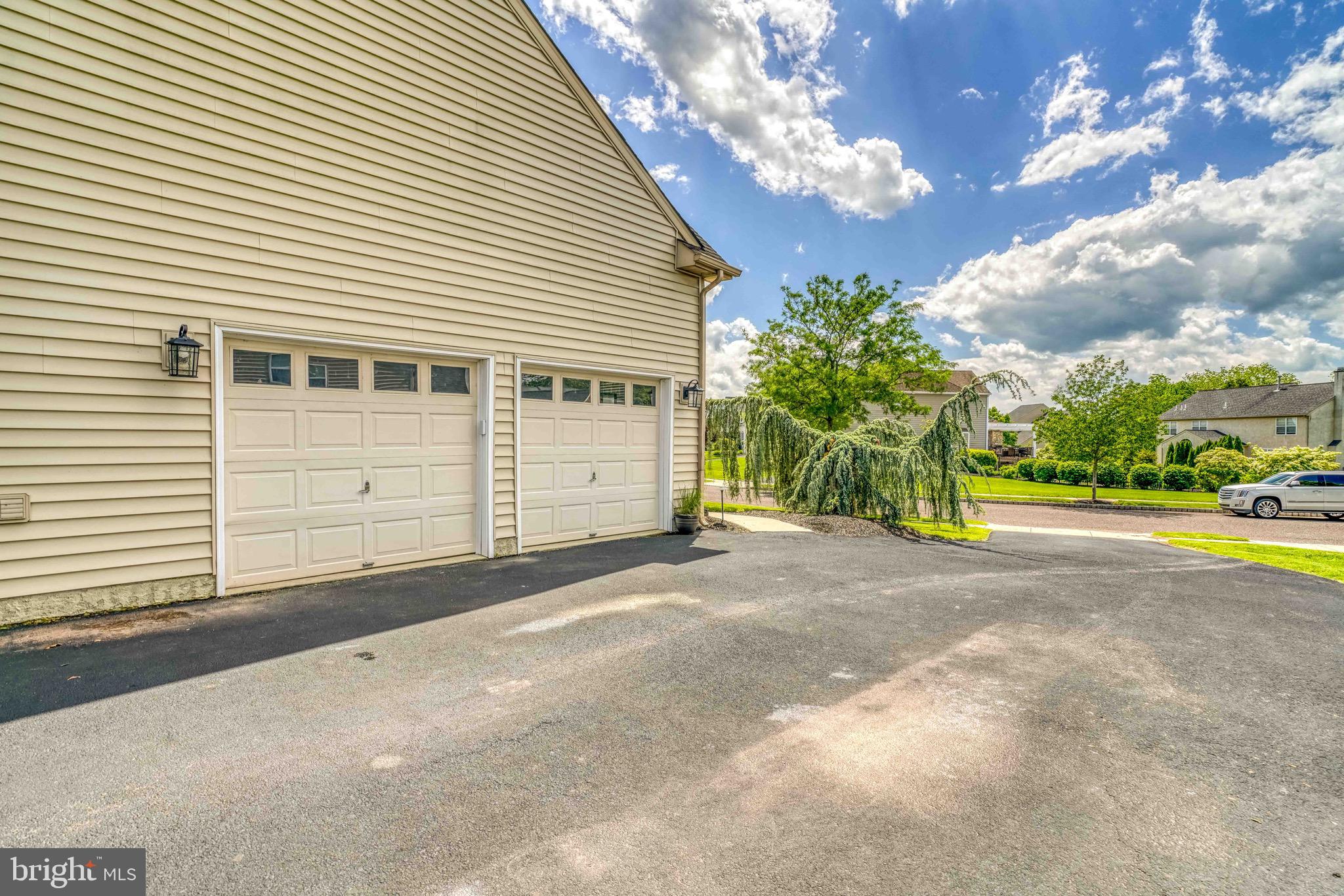 COUNTRY CLUB ESTS - Residential