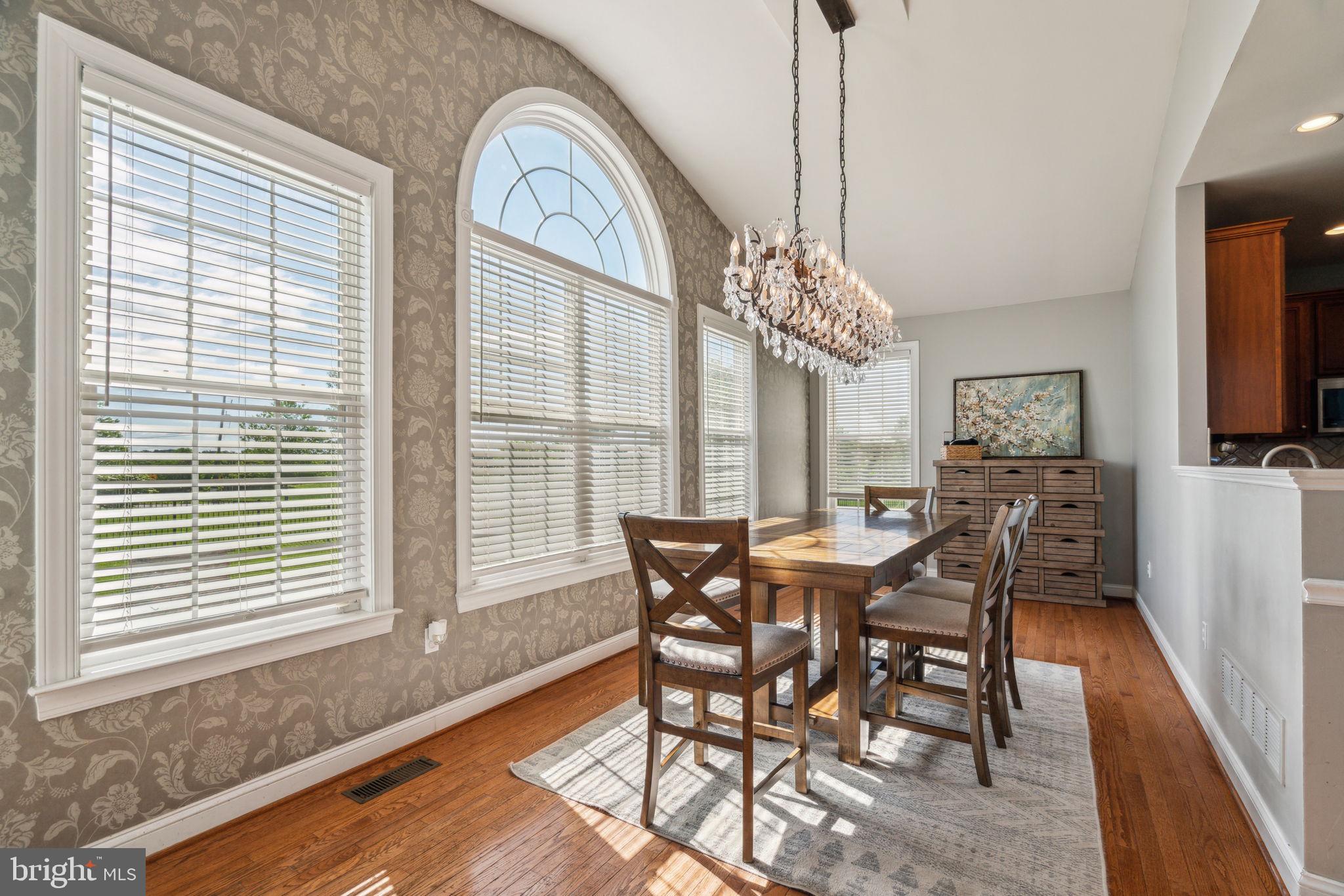 COUNTRY CLUB ESTS - Residential