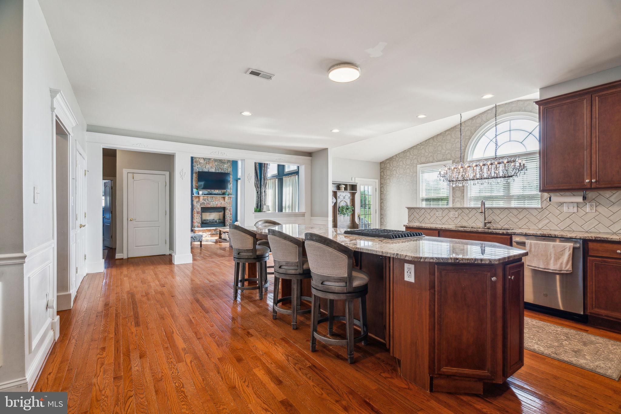 COUNTRY CLUB ESTS - Residential