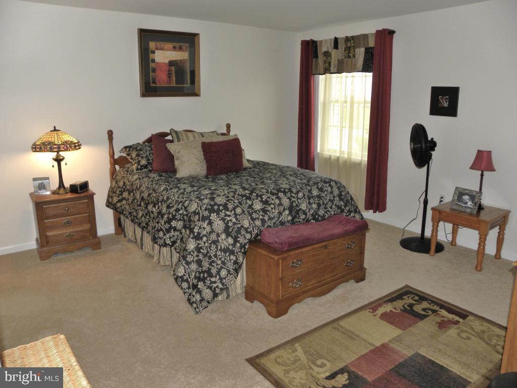 SUMMIT POINTE AT ELM TREE - Residential