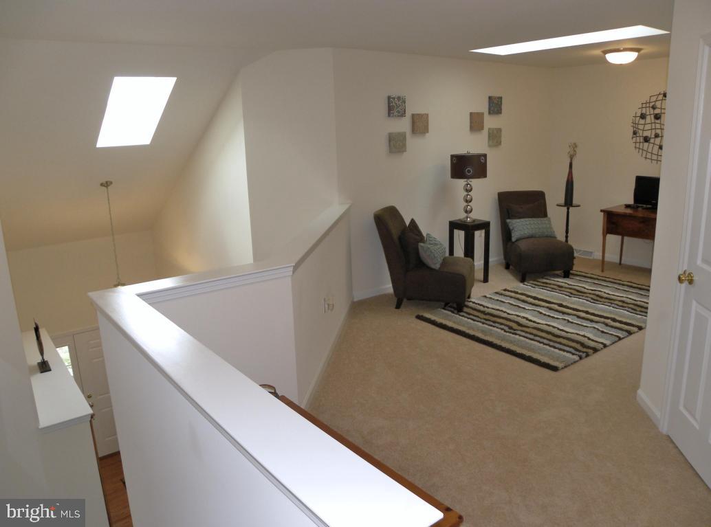 SUMMIT POINTE AT ELM TREE - Residential