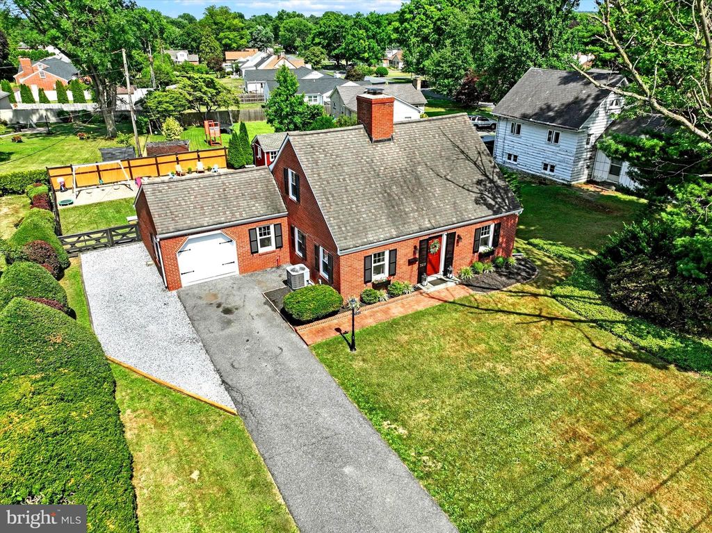 Photo of 325 Stony Battery Road, Landisville, PA 17538 (MLS # PALA2053412)