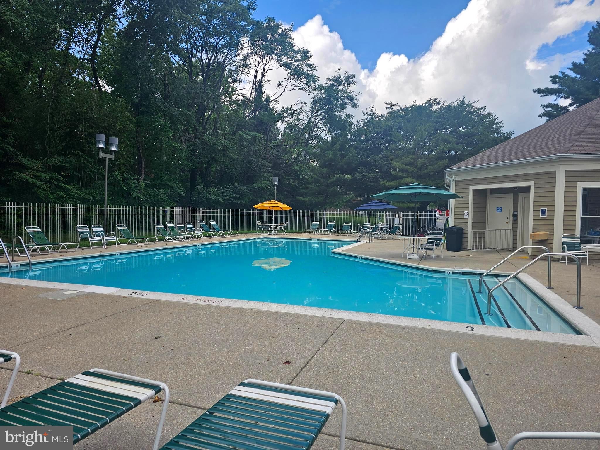 605 ADMIRAL DRIVE 102
