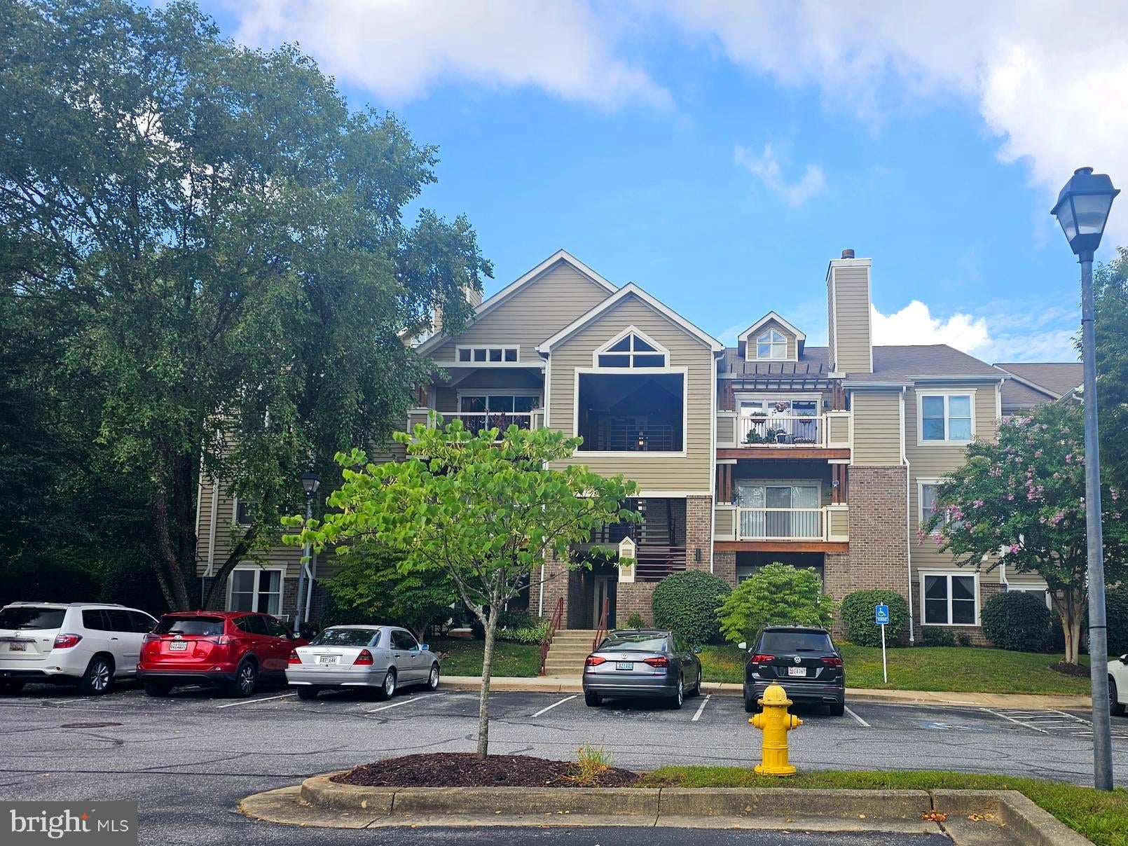 605 ADMIRAL DRIVE 102