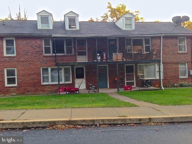 All brick 6 unit apartment building on 1.64 acres. Hardwood floors, plenty of off street parking. New Furnace in 2011. Annual rents exceed $50,000, which includes the income of the on-site coin laundry. Approx. 1 acre undeveloped land for potential additional housing.