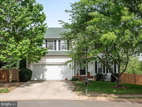 Photo of 624 Newington Place NE, LEESBURG, VA 20176 (MLS # VALO2125040)