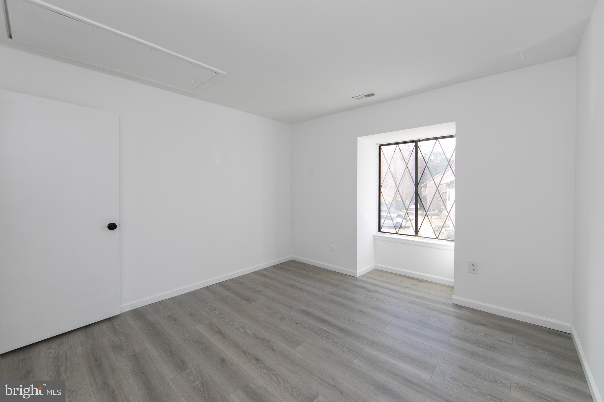 HERITAGE SQUARE - Residential