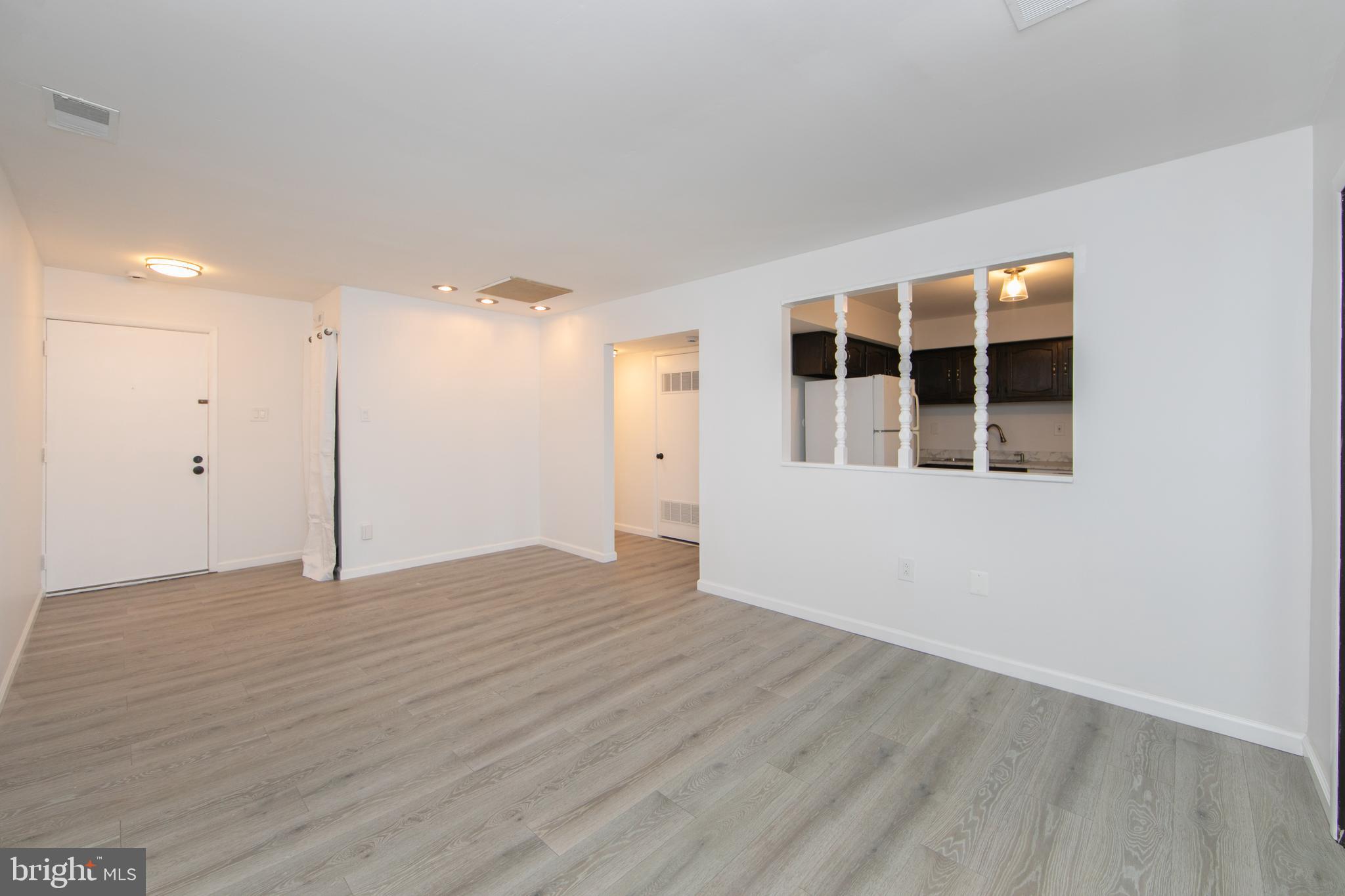 HERITAGE SQUARE - Residential