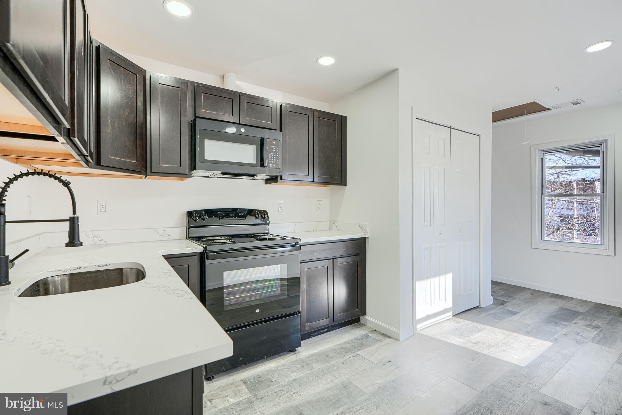 HOLLINS MARKET - Commercial Sale