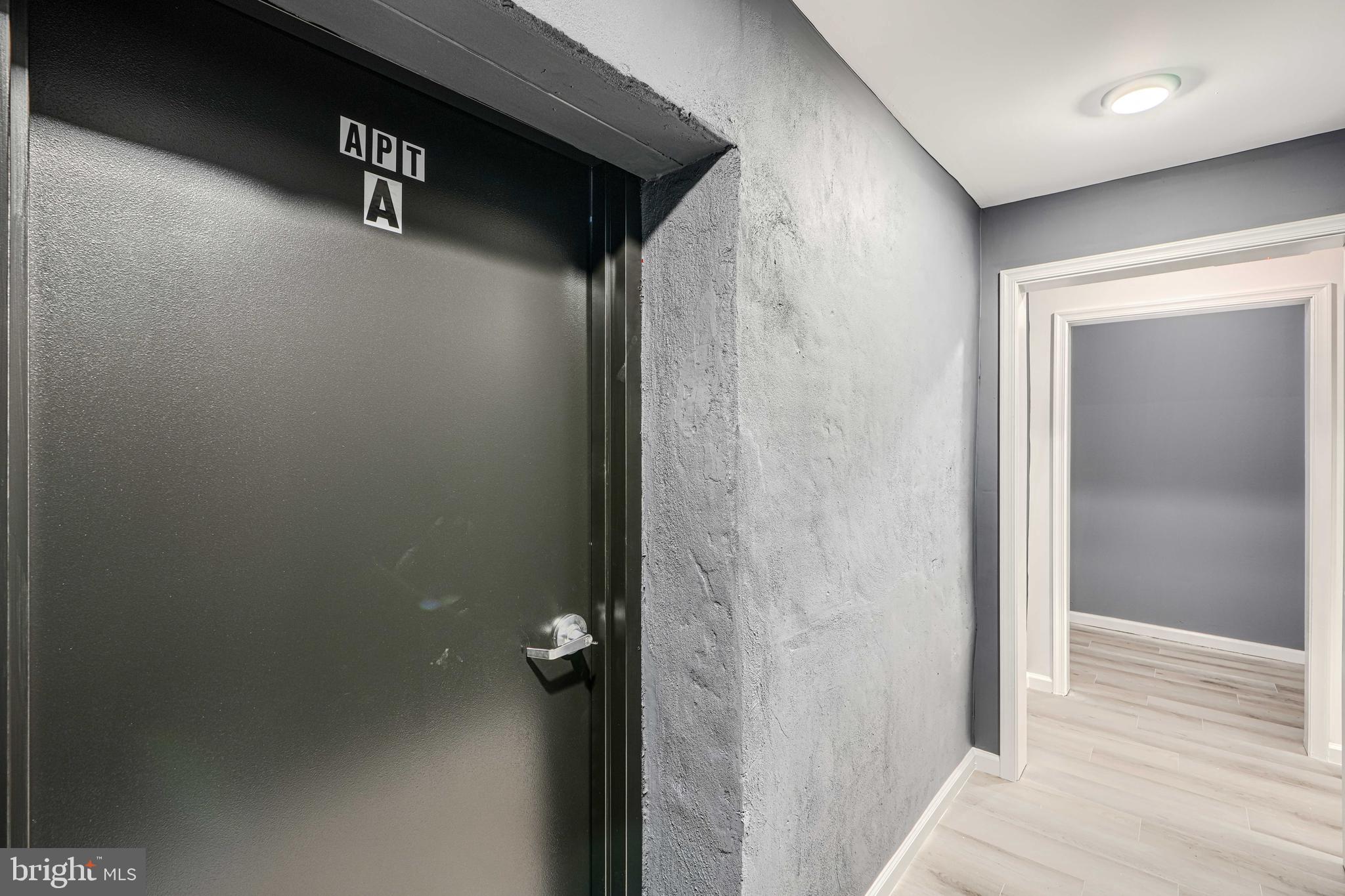 HOLLINS MARKET - Commercial Sale