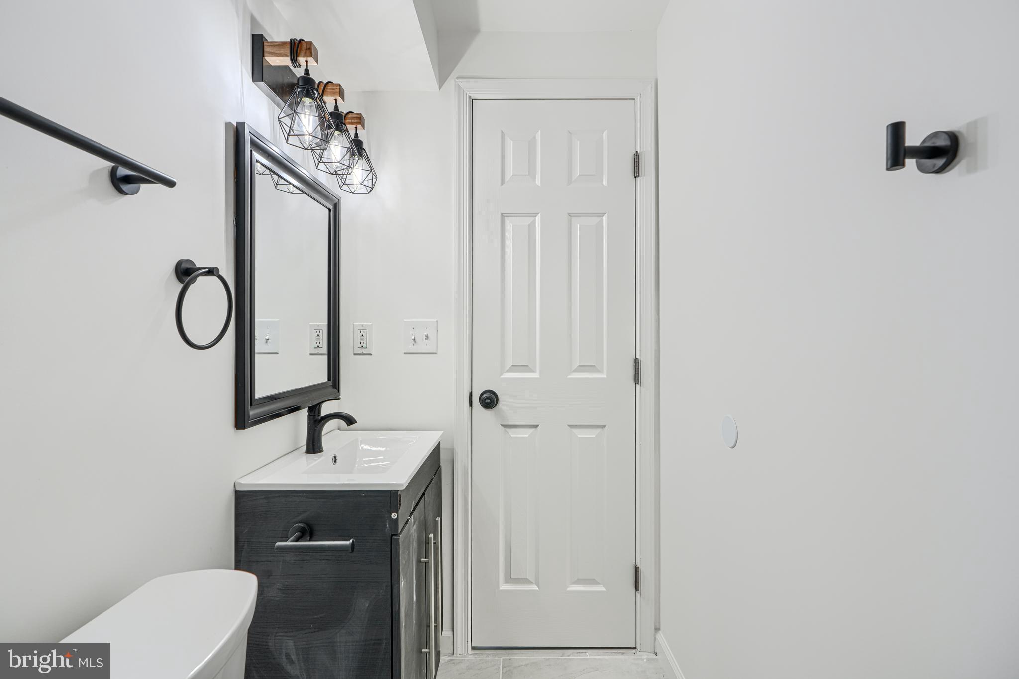 HOLLINS MARKET - Commercial Sale