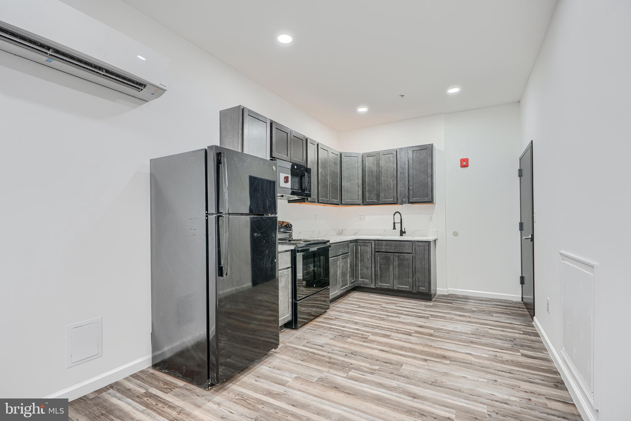 HOLLINS MARKET - Commercial Sale