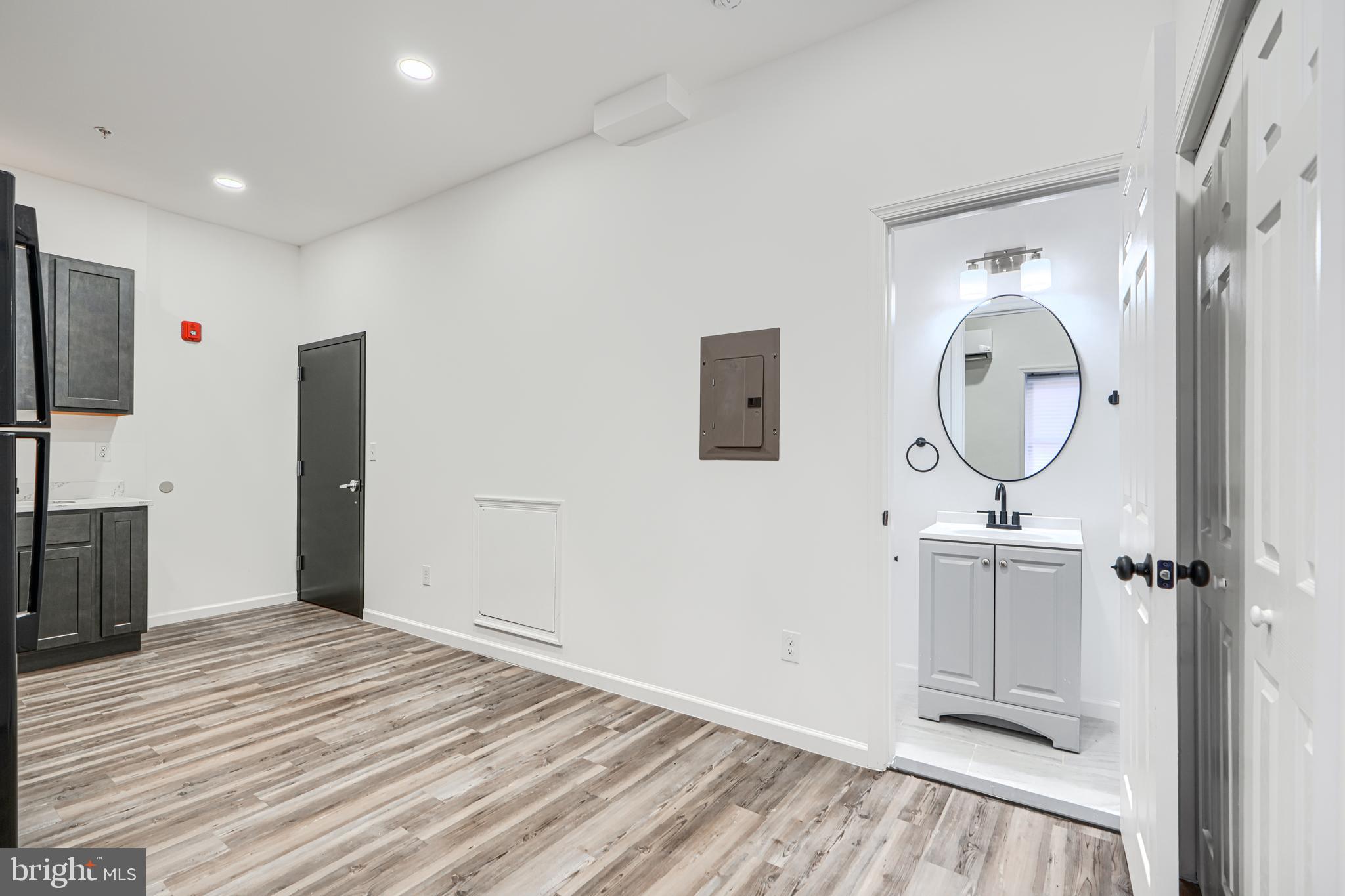 HOLLINS MARKET - Commercial Sale