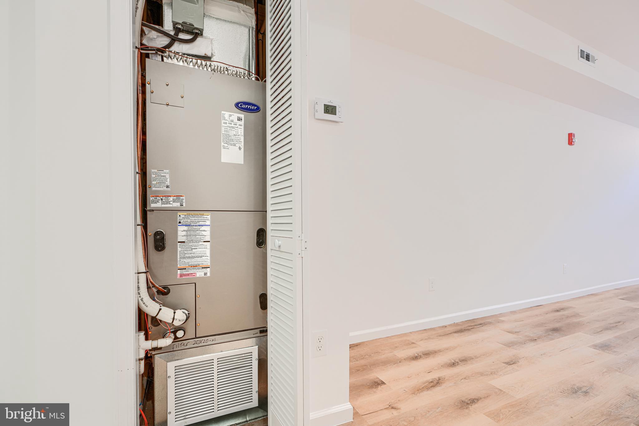 HOLLINS MARKET - Commercial Sale