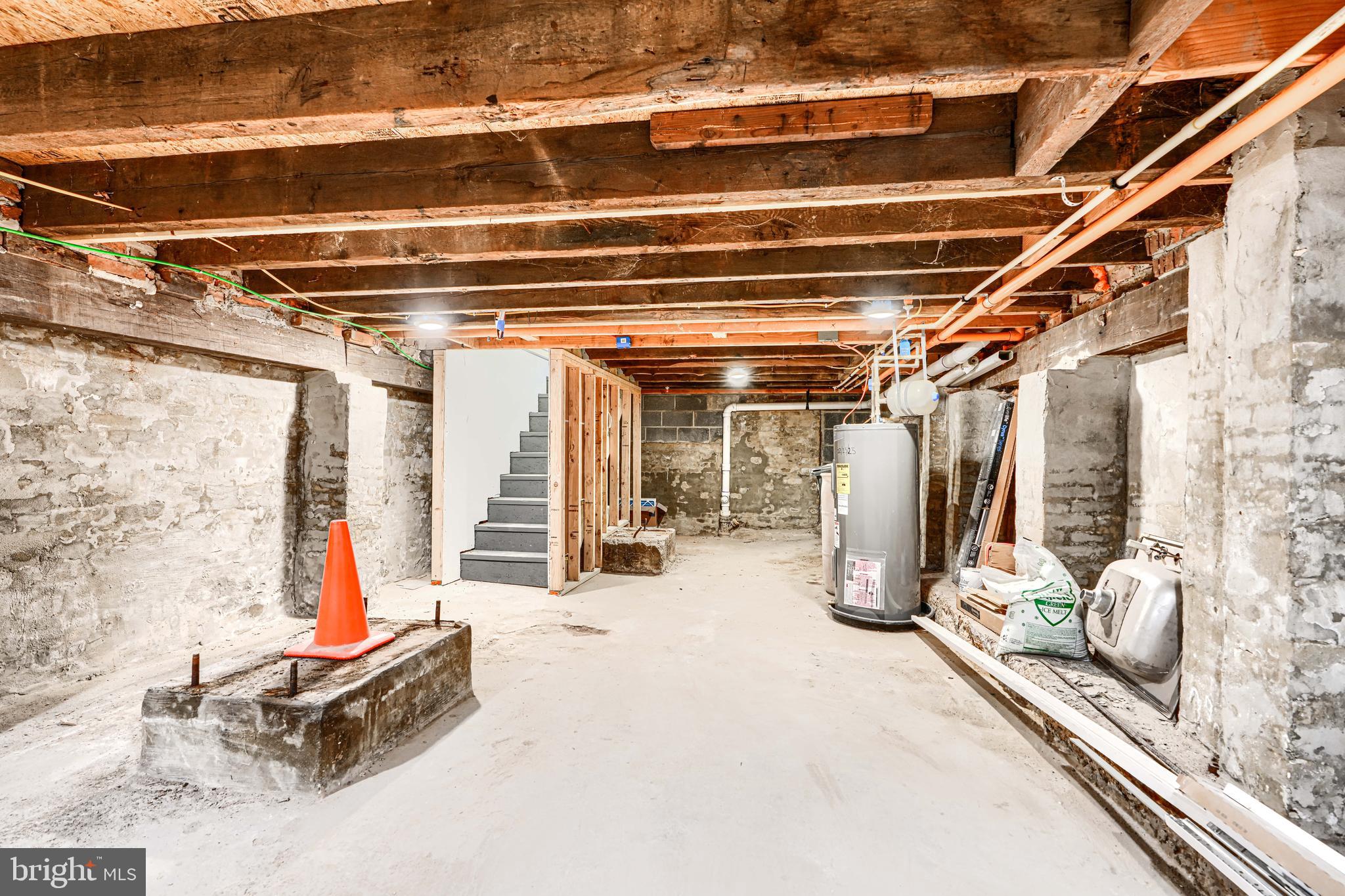 HOLLINS MARKET - Commercial Sale