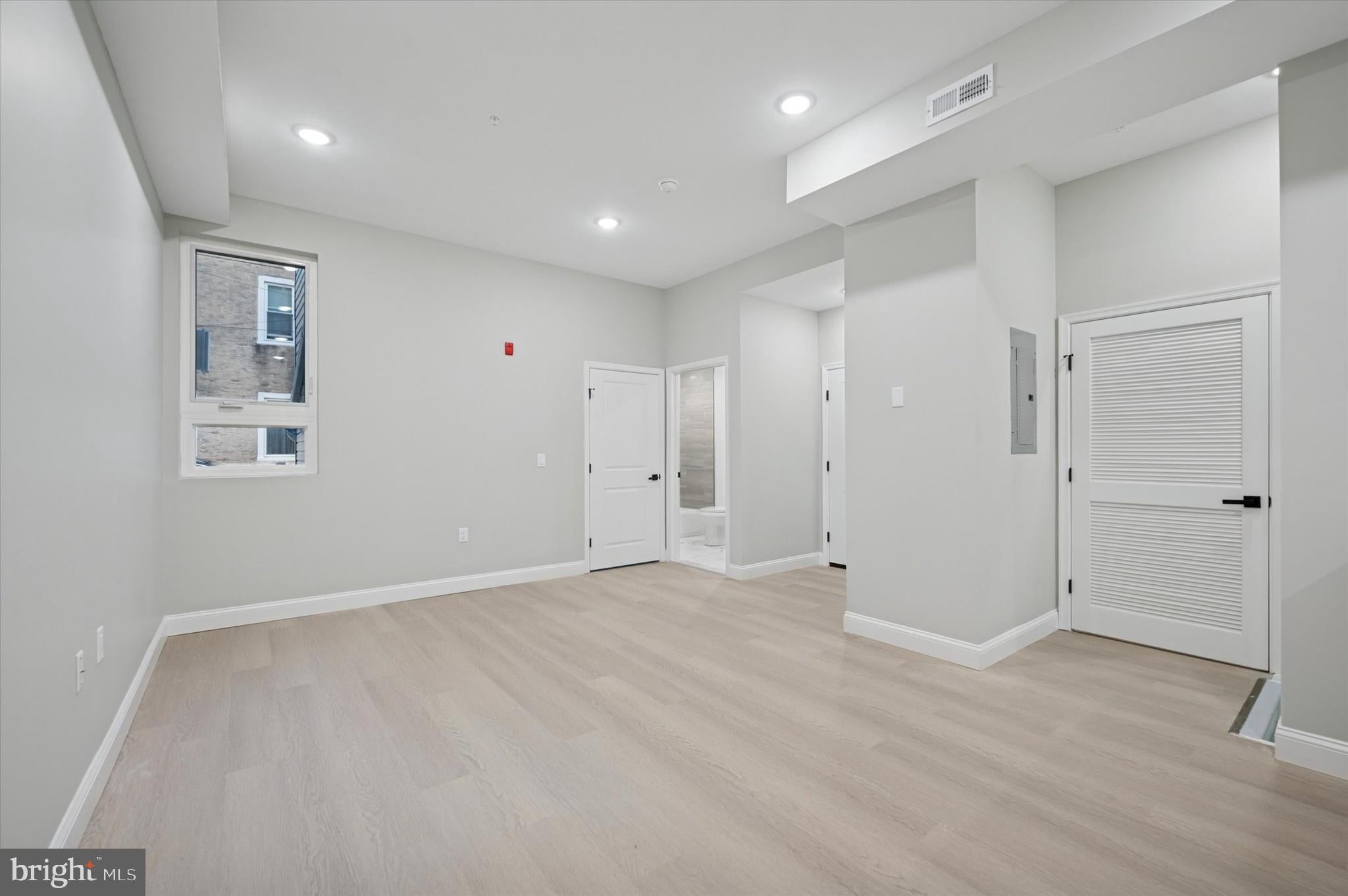 103 N 63RD 2
