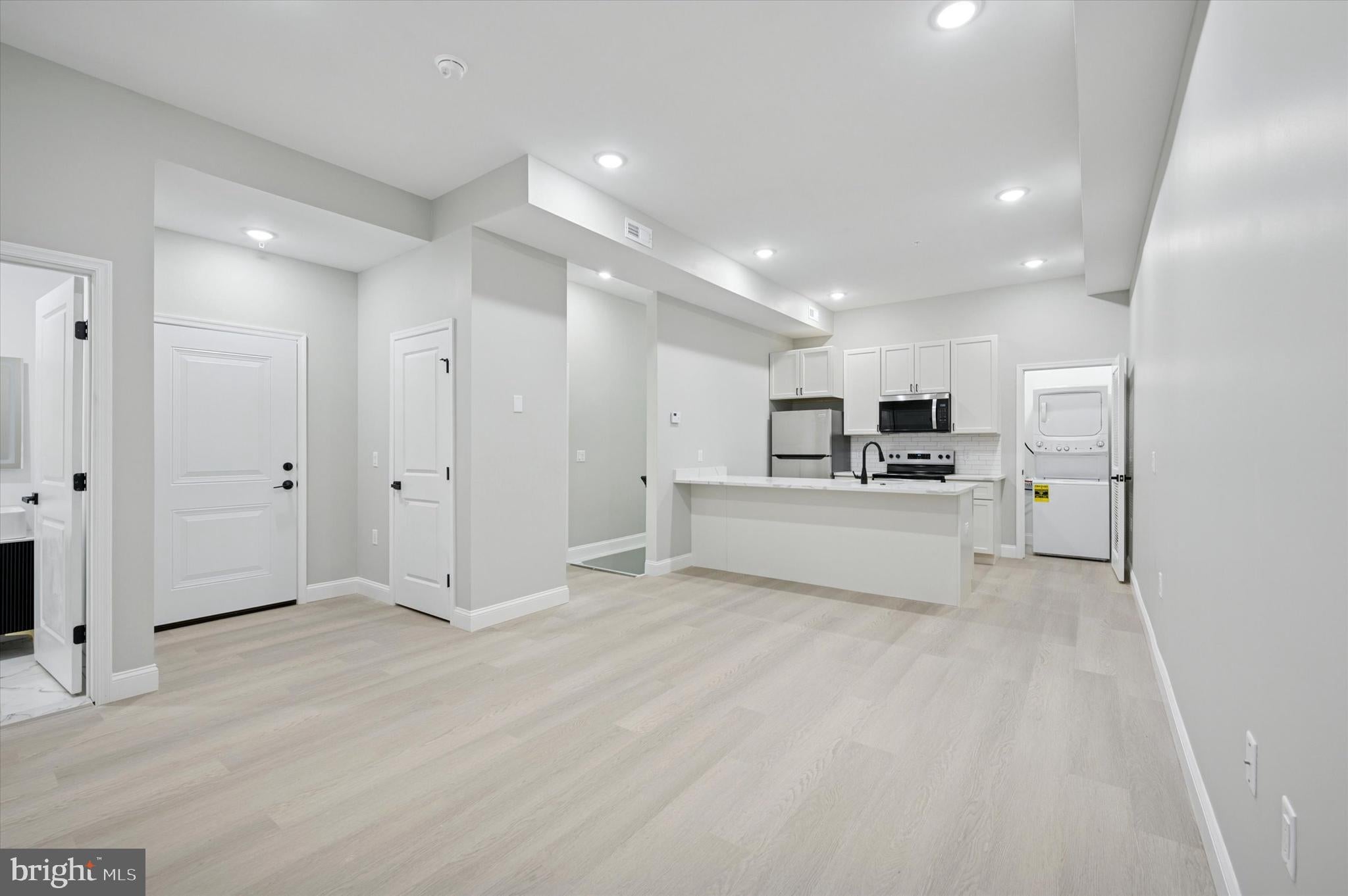 103 N 63RD 2