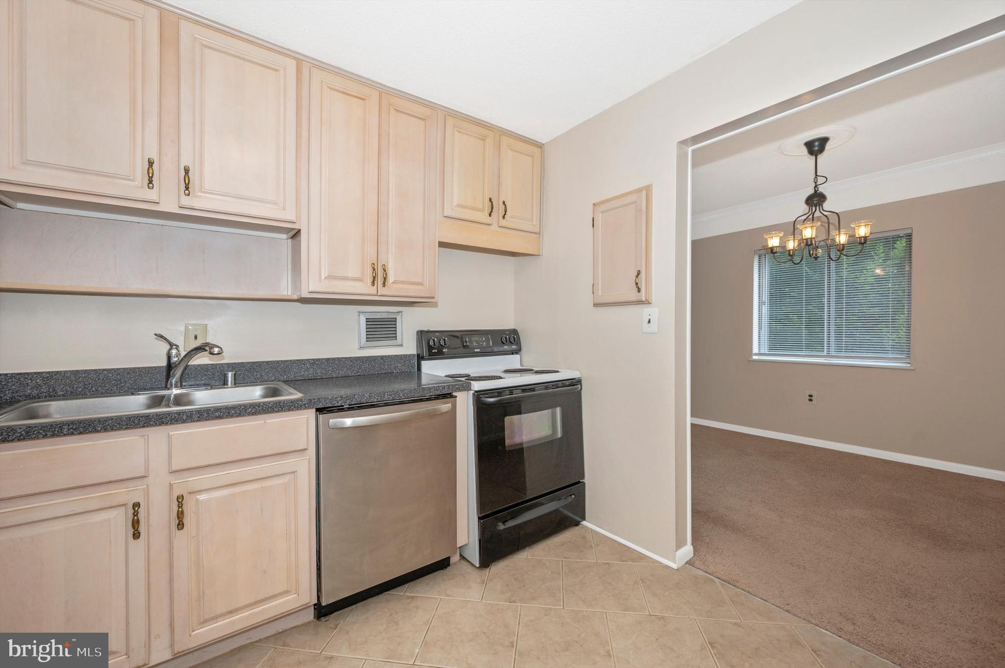 LAKESIDE TERRACE - Residential