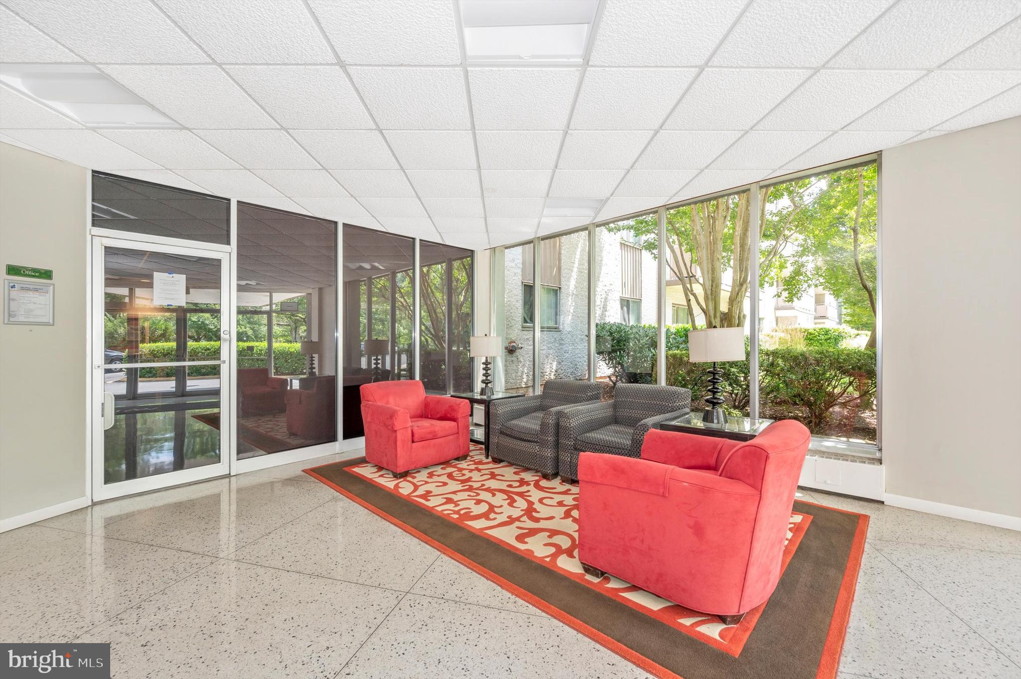 LAKESIDE TERRACE - Residential