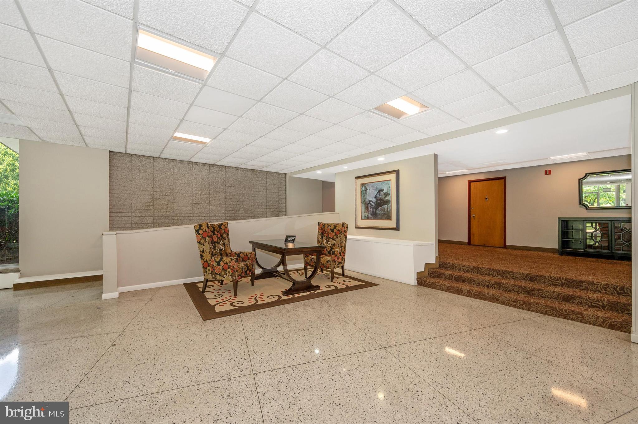 LAKESIDE TERRACE - Residential