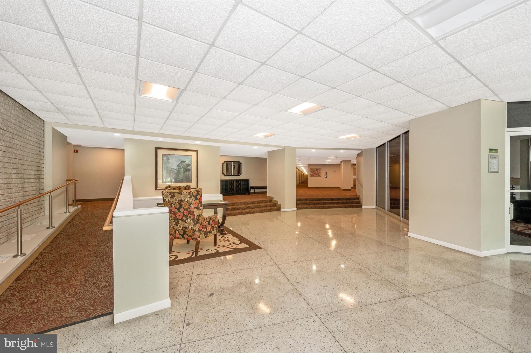 LAKESIDE TERRACE - Residential