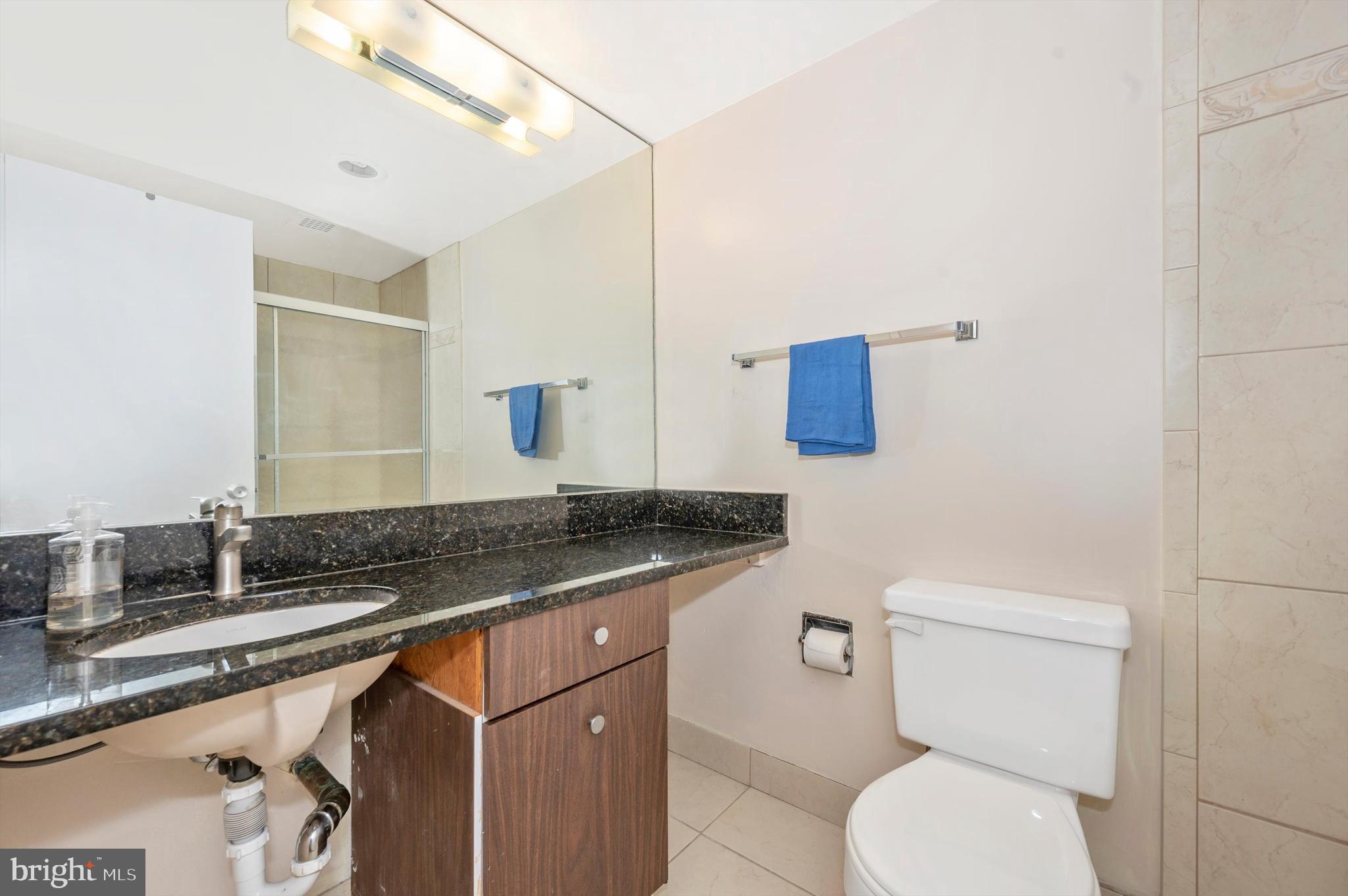 LAKESIDE TERRACE - Residential