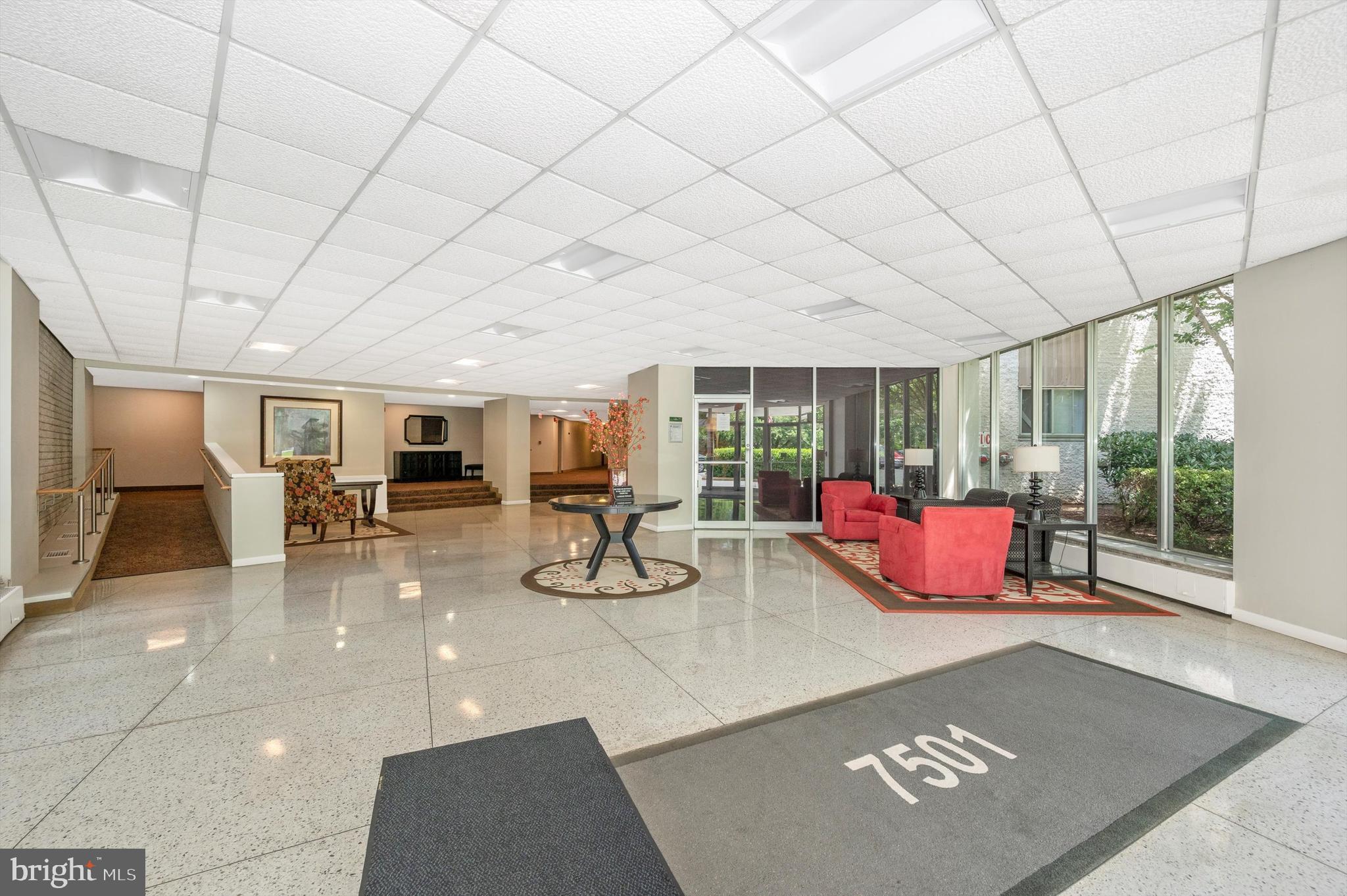 LAKESIDE TERRACE - Residential